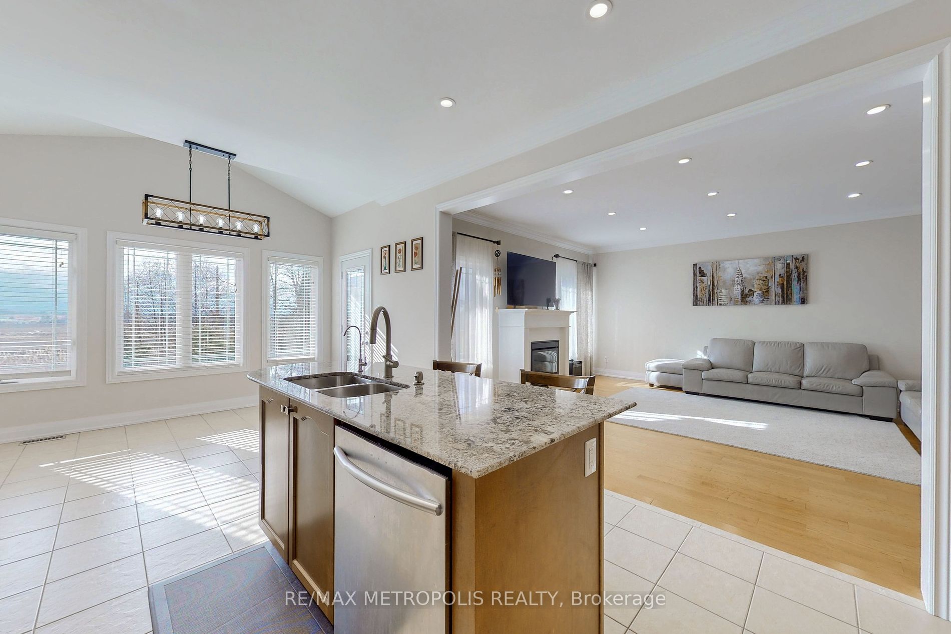 179 Armstrong Crescent