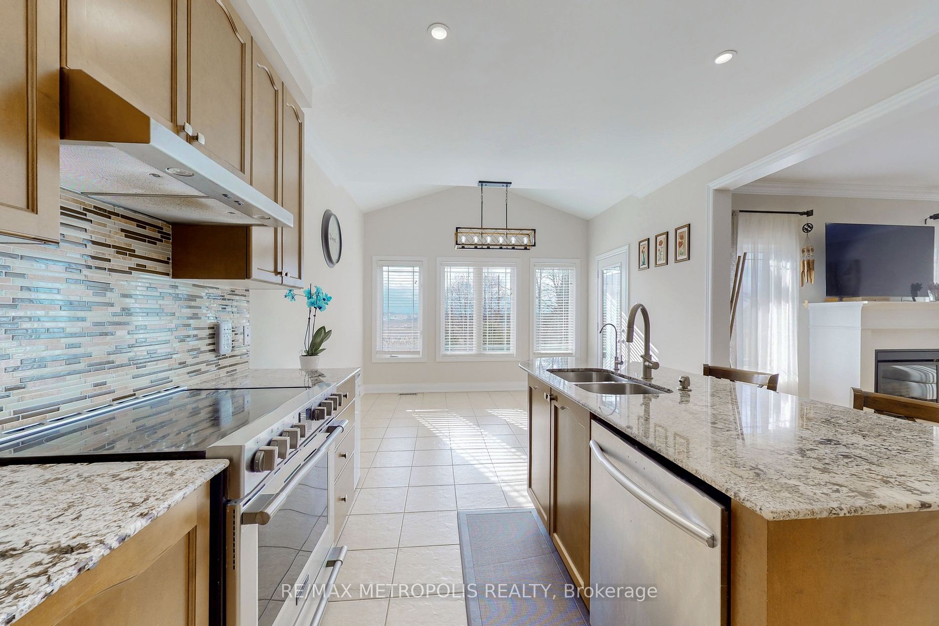 179 Armstrong Crescent