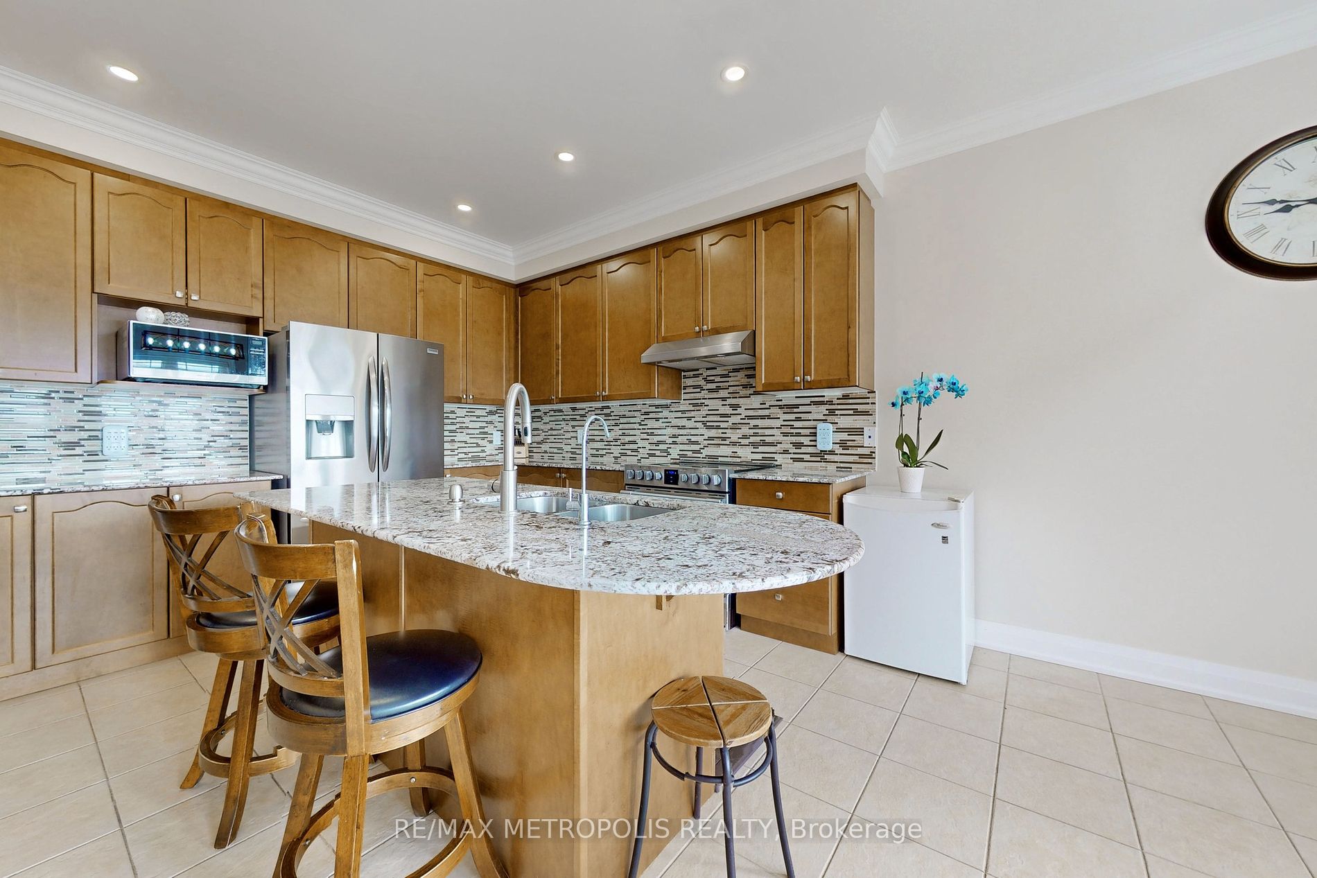 179 Armstrong Crescent