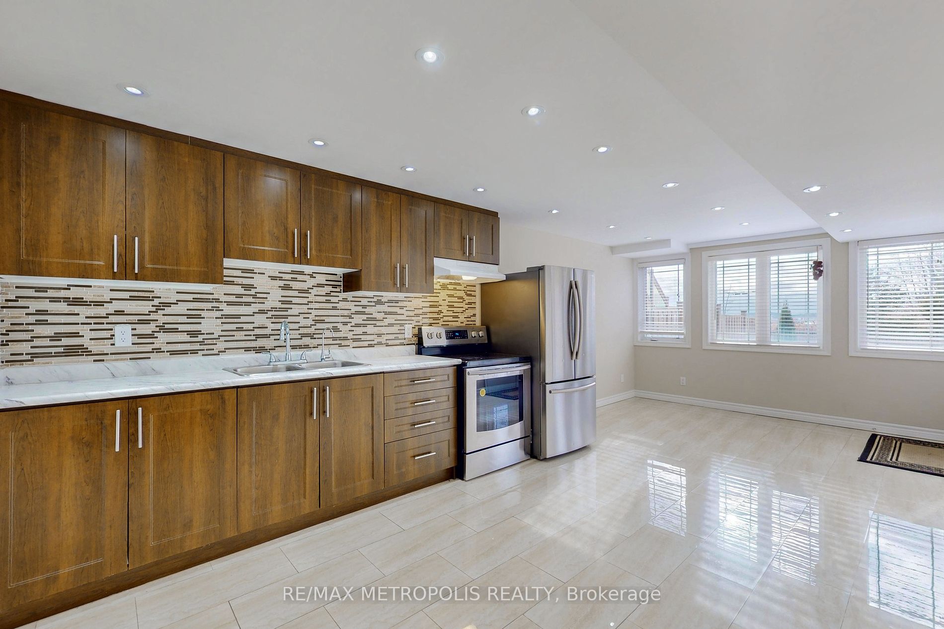 179 Armstrong Crescent
