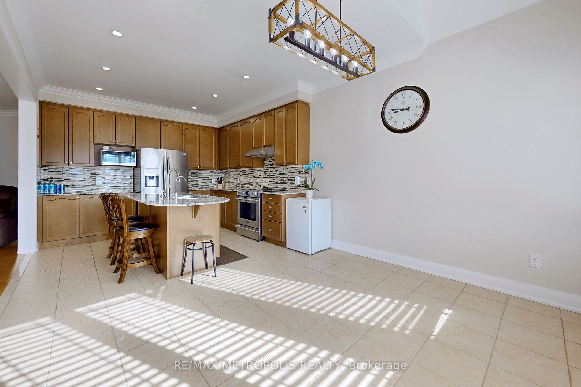 179 Armstrong Crescent