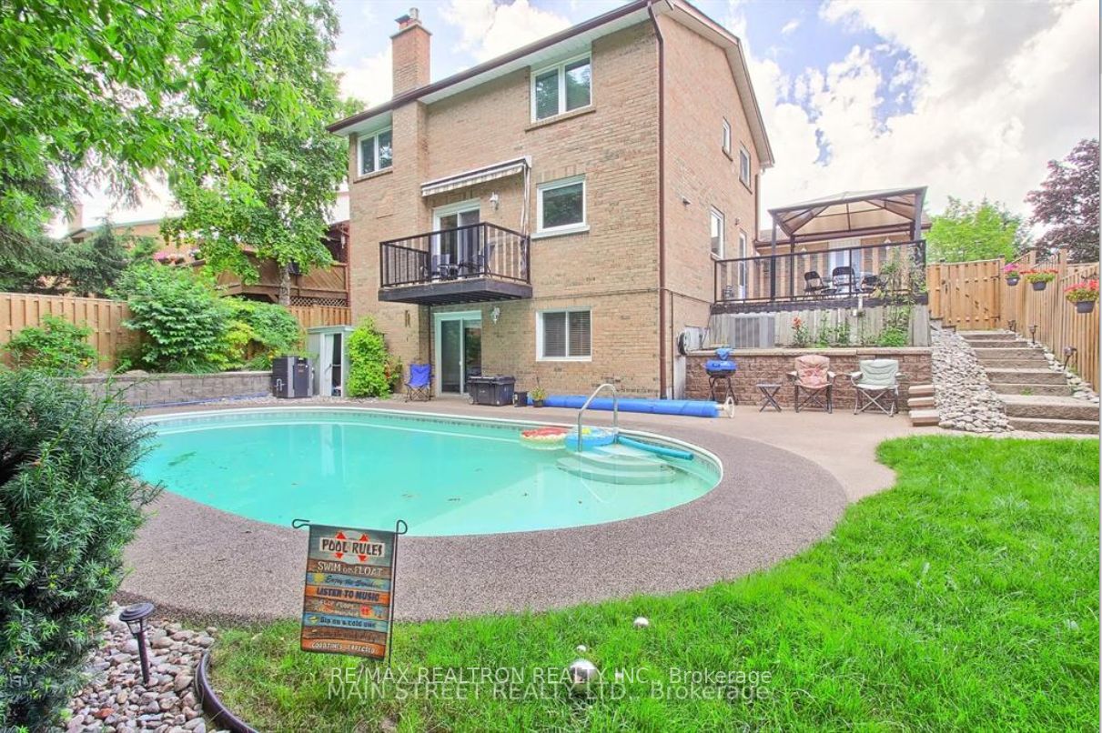 64 Cardinal Cres