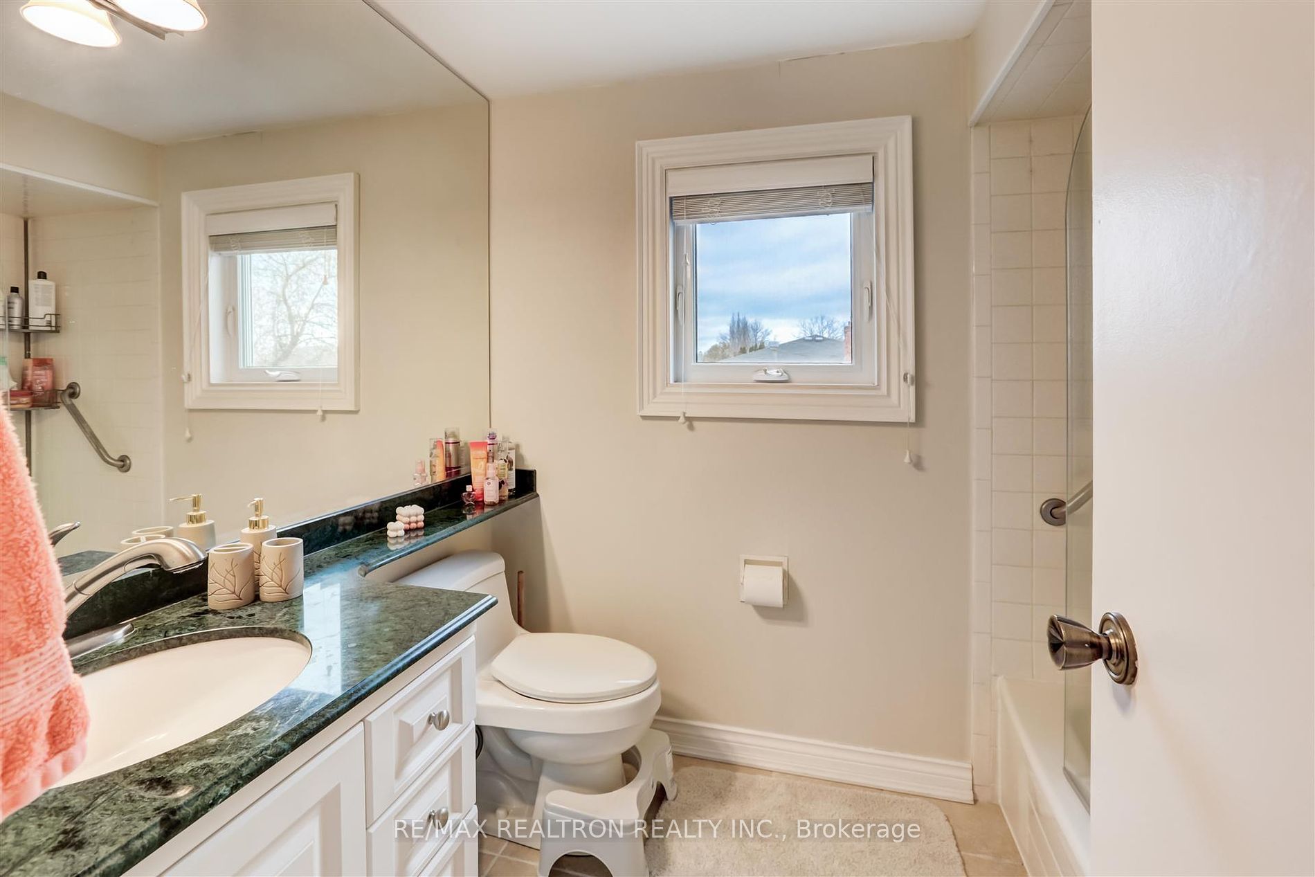 64 Cardinal Cres