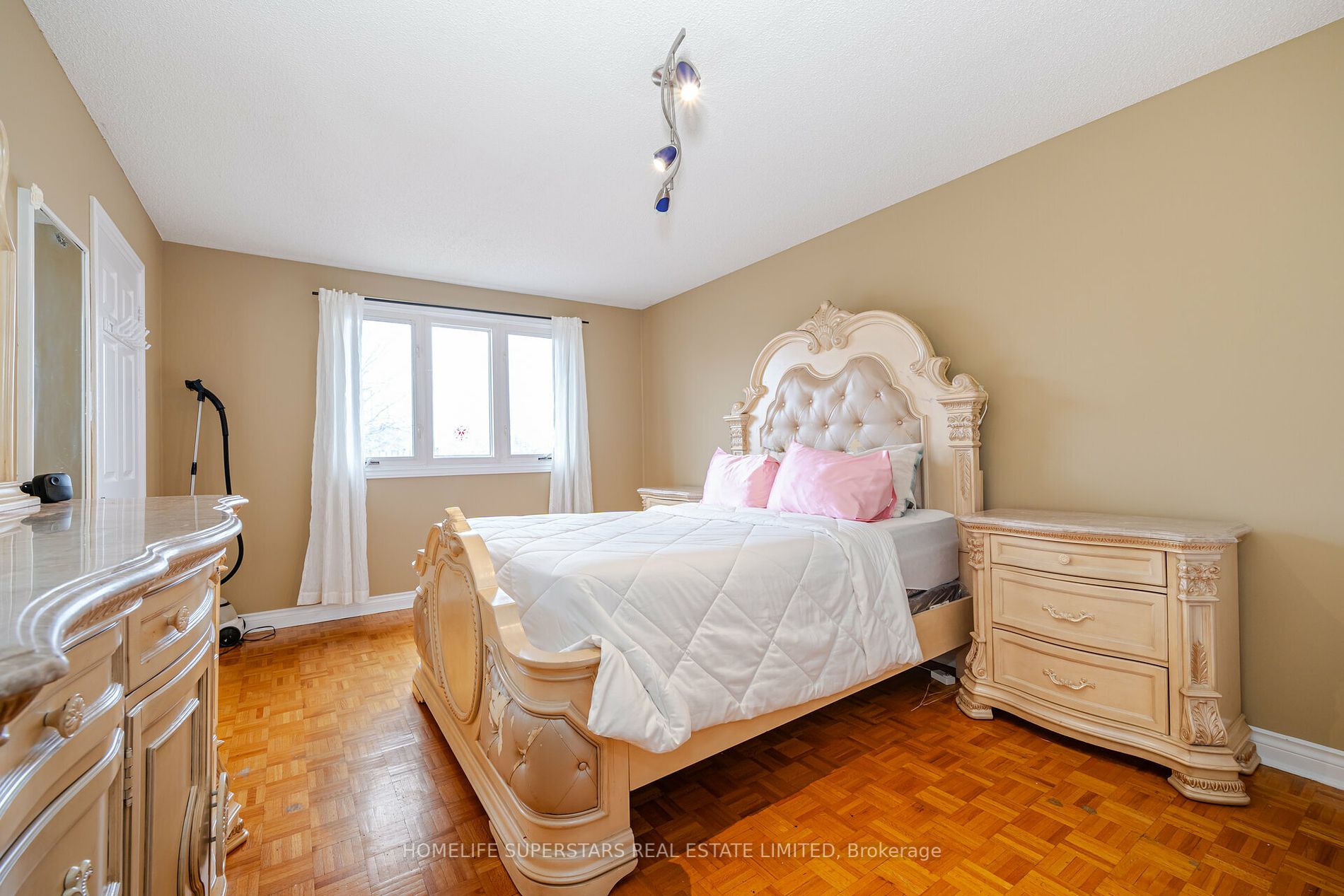 96 Zinnia Place S