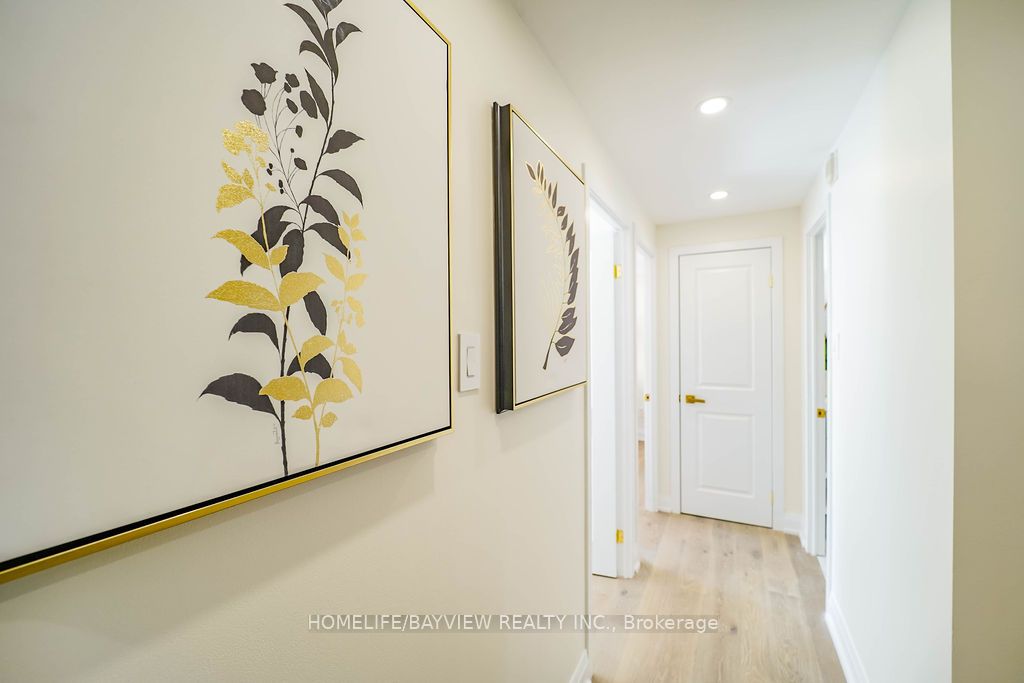60 Inverlochy Boulevard, #404
