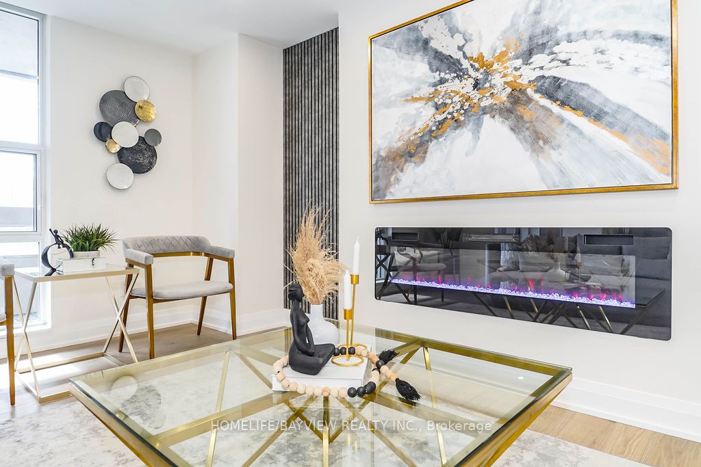 60 Inverlochy Boulevard, #404