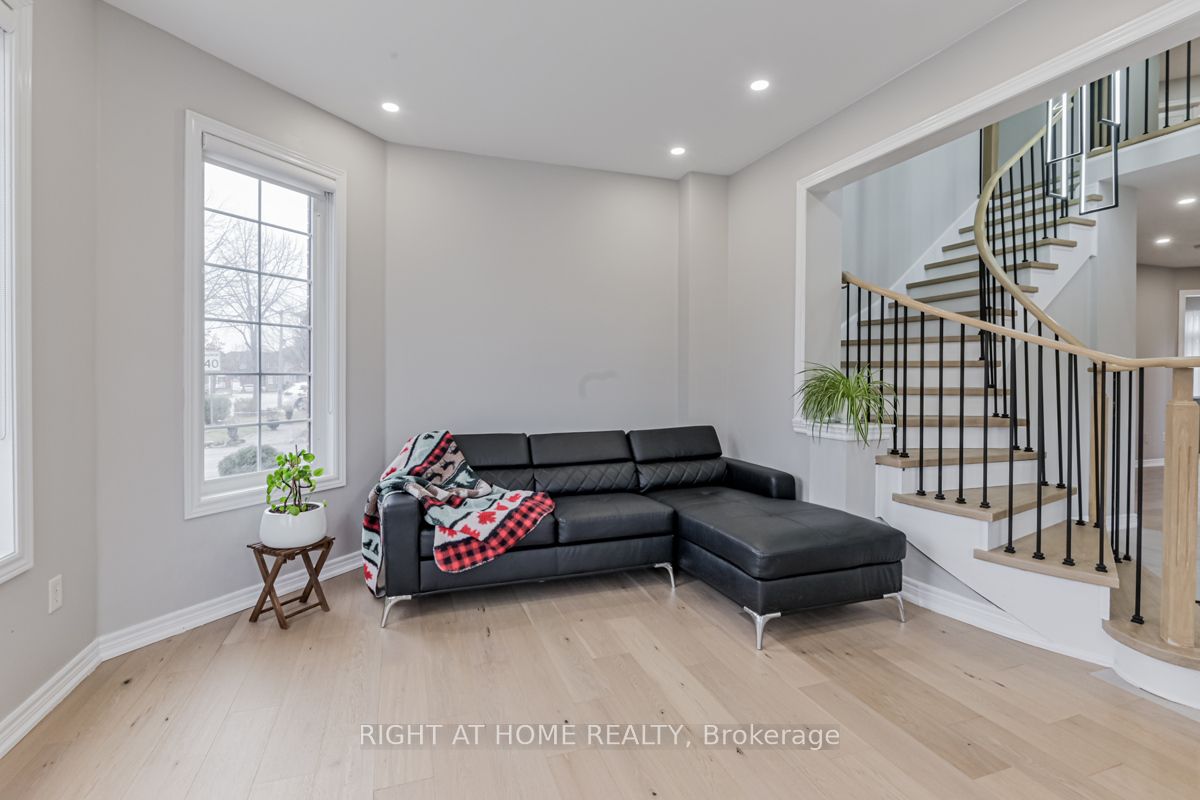 30 PINECREST Street