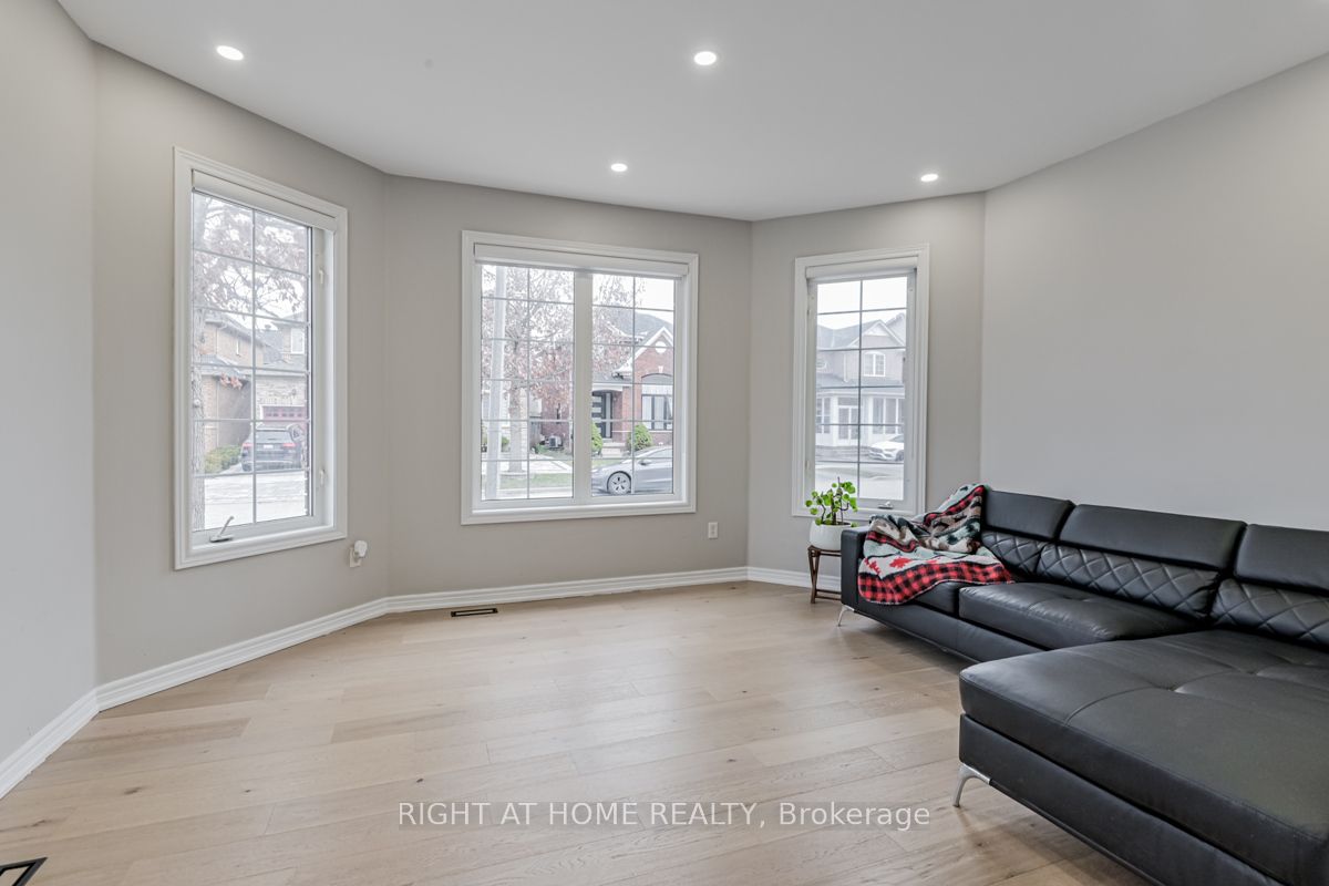 30 PINECREST Street