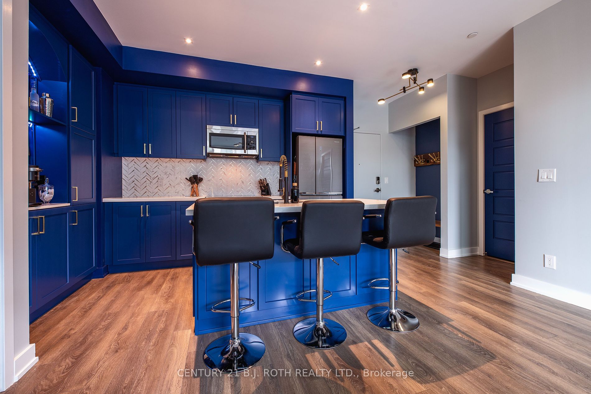 375 SEA RAY Avenue, #116