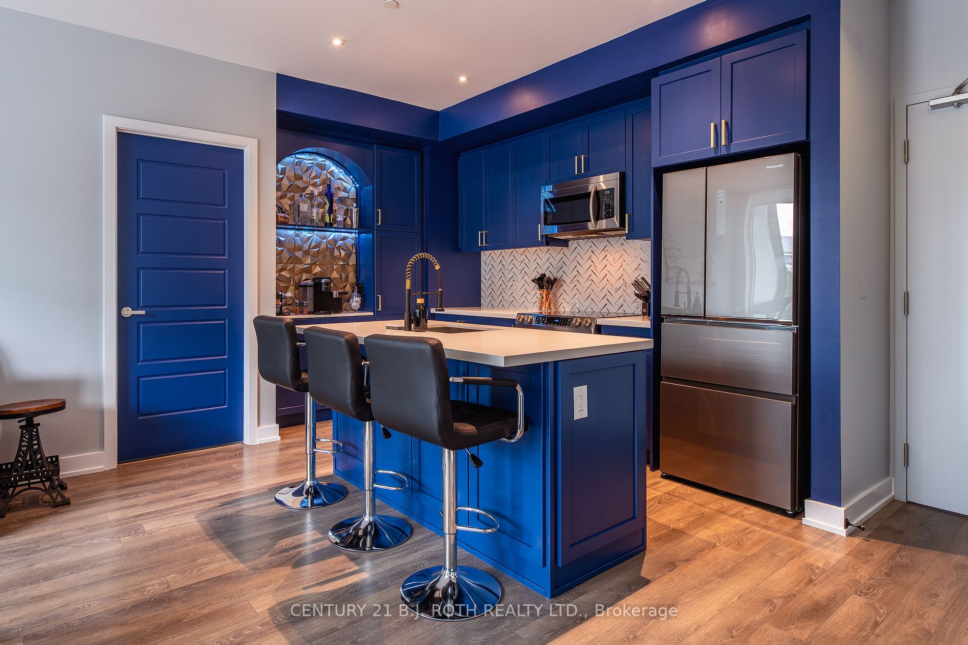 375 SEA RAY Avenue, #116