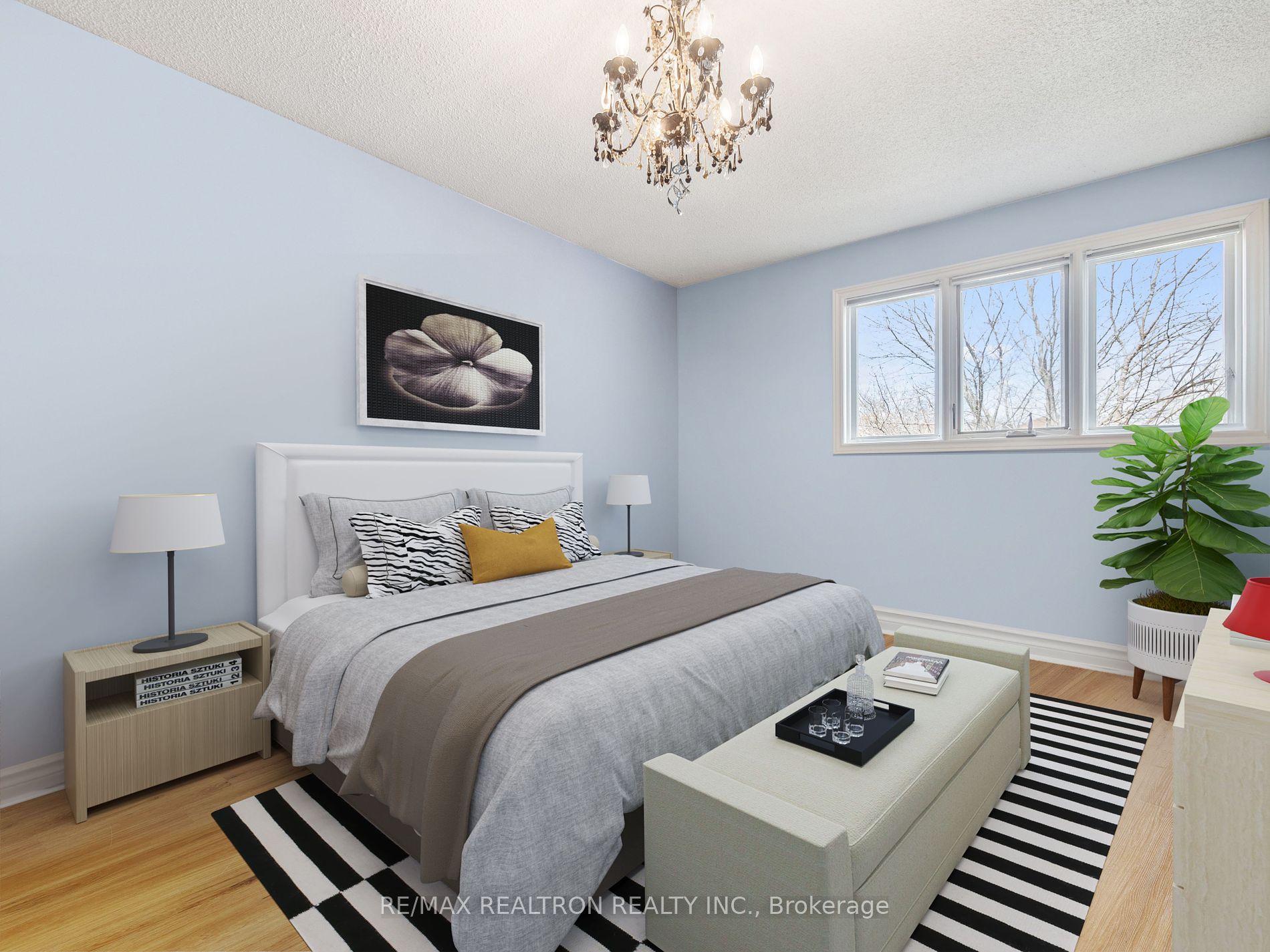 228 Elman Crescent