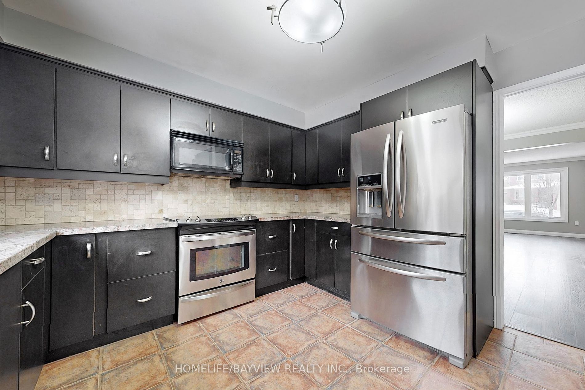 883 Leslie Valley Dr