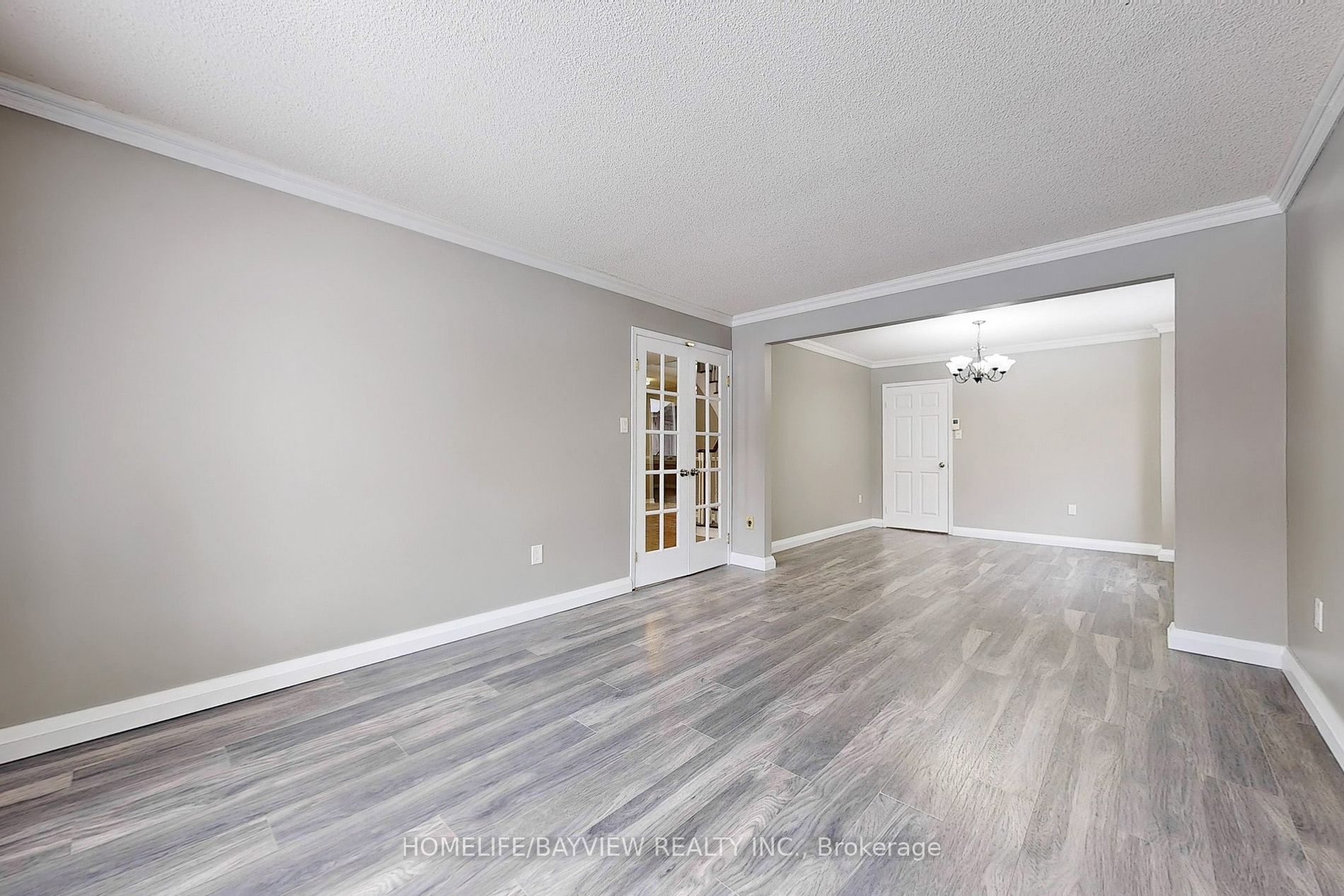 883 Leslie Valley Dr