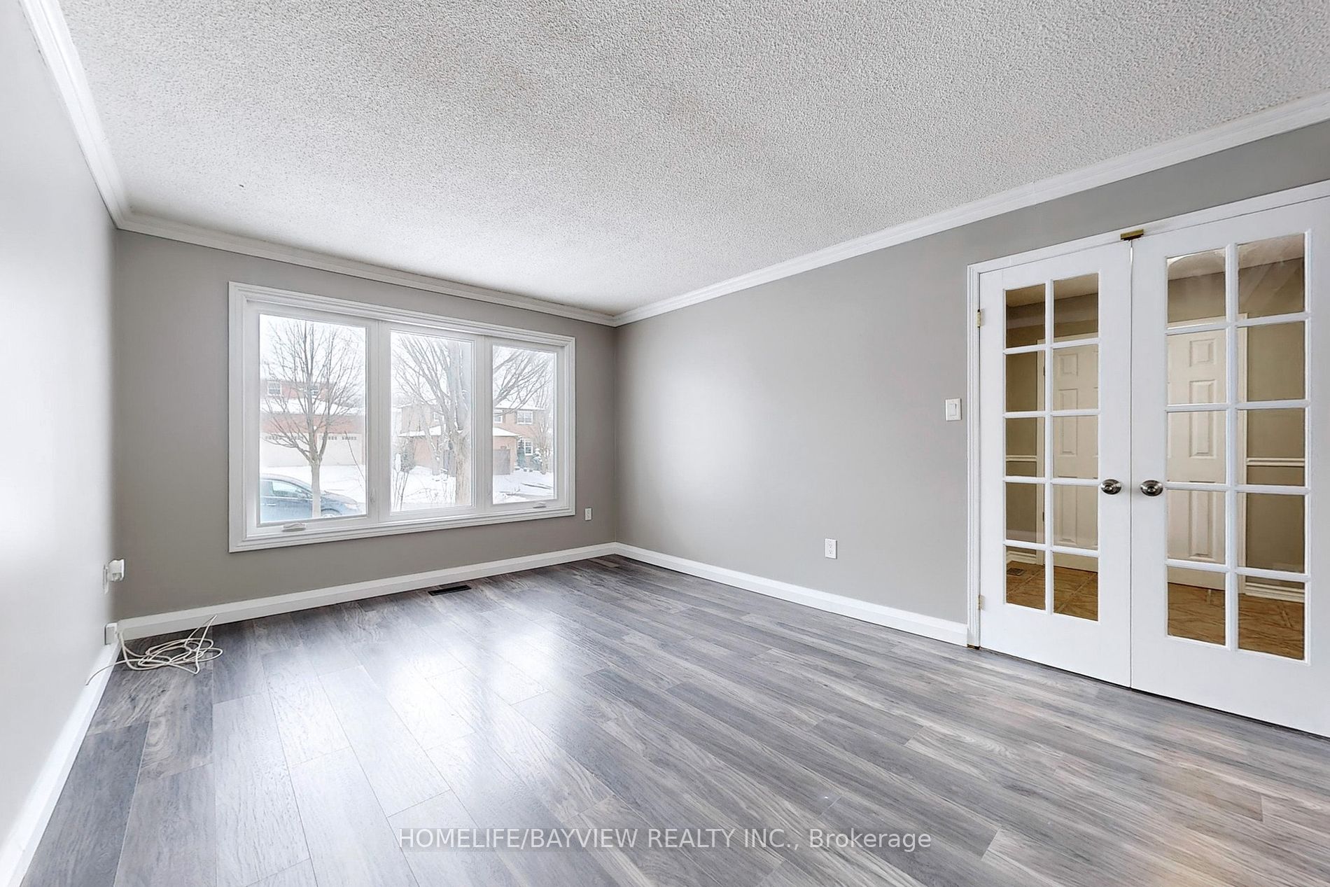 883 Leslie Valley Dr