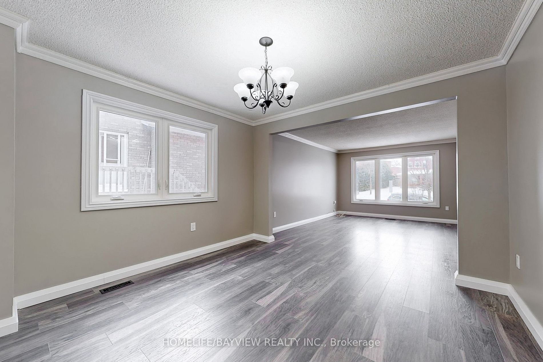 883 Leslie Valley Dr
