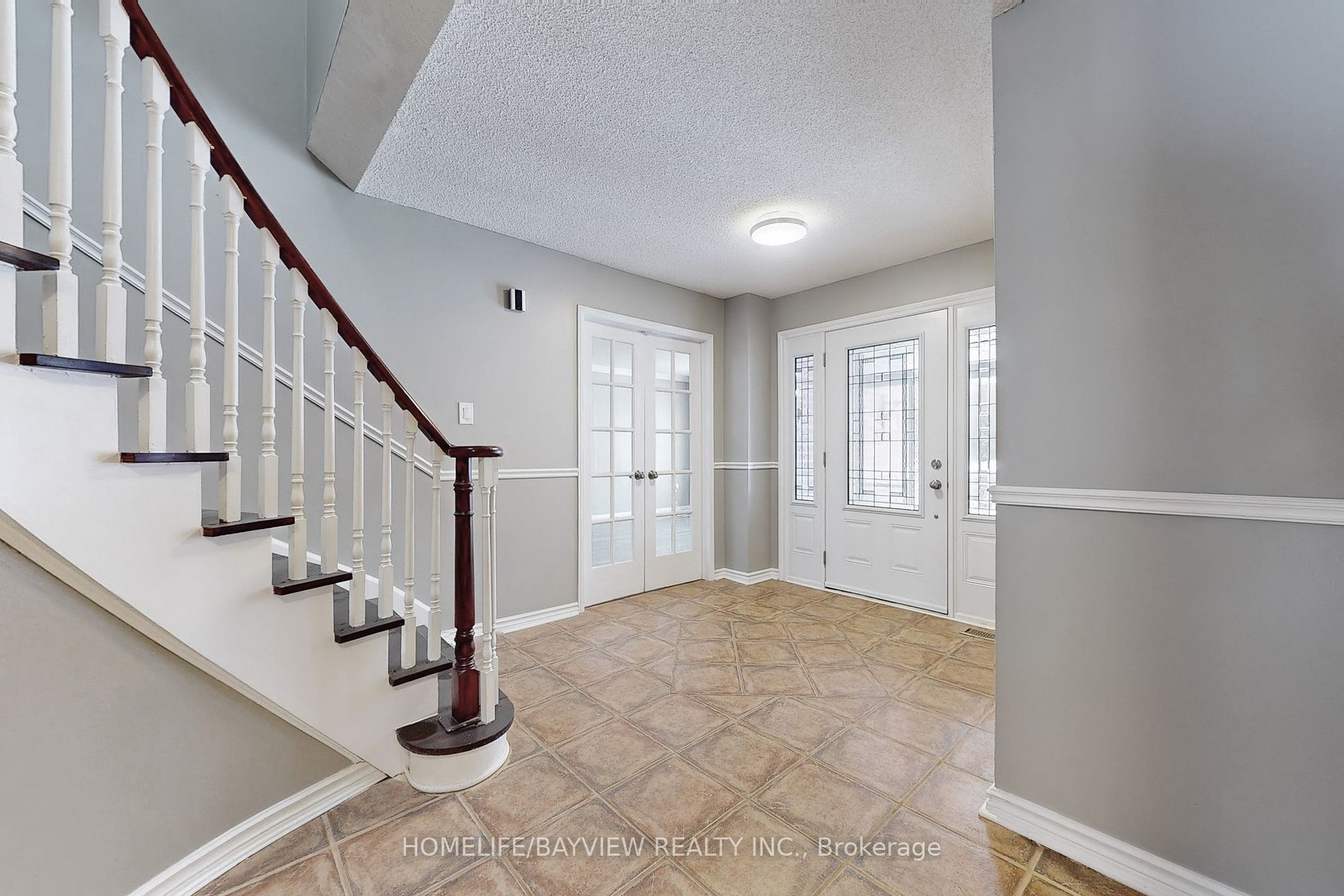 883 Leslie Valley Dr