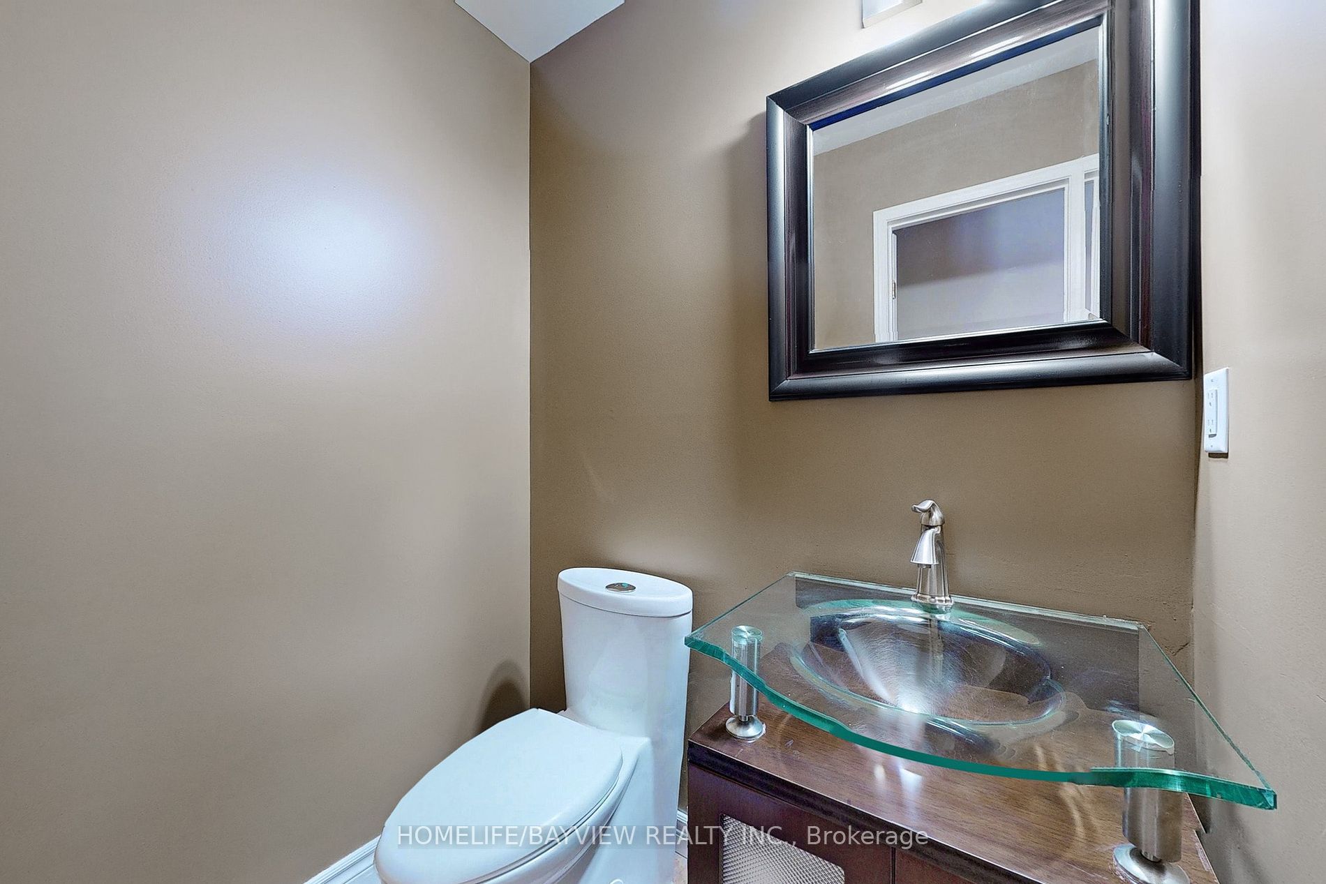 883 Leslie Valley Dr