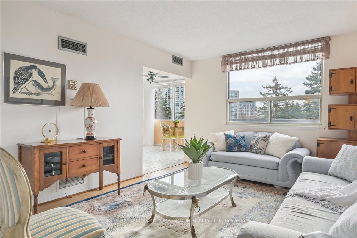 40 Harding Boulevard W, #312