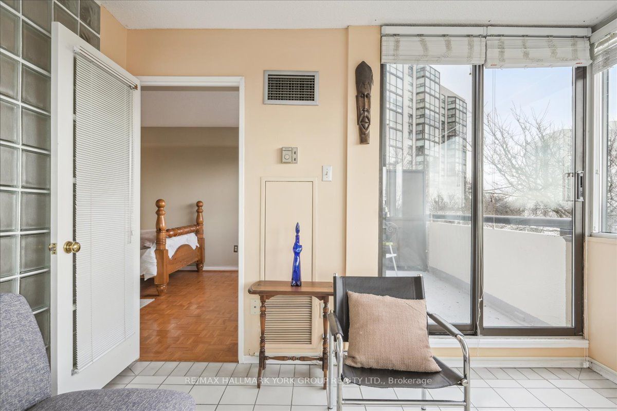 40 Harding Boulevard W, #312