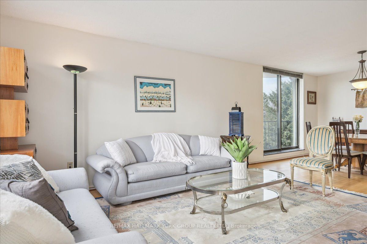 40 Harding Boulevard W, #312