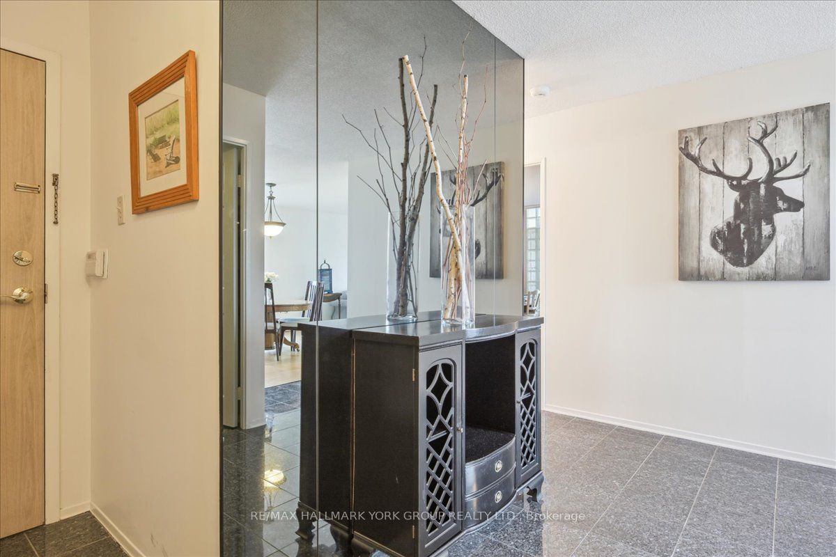40 Harding Boulevard W, #312