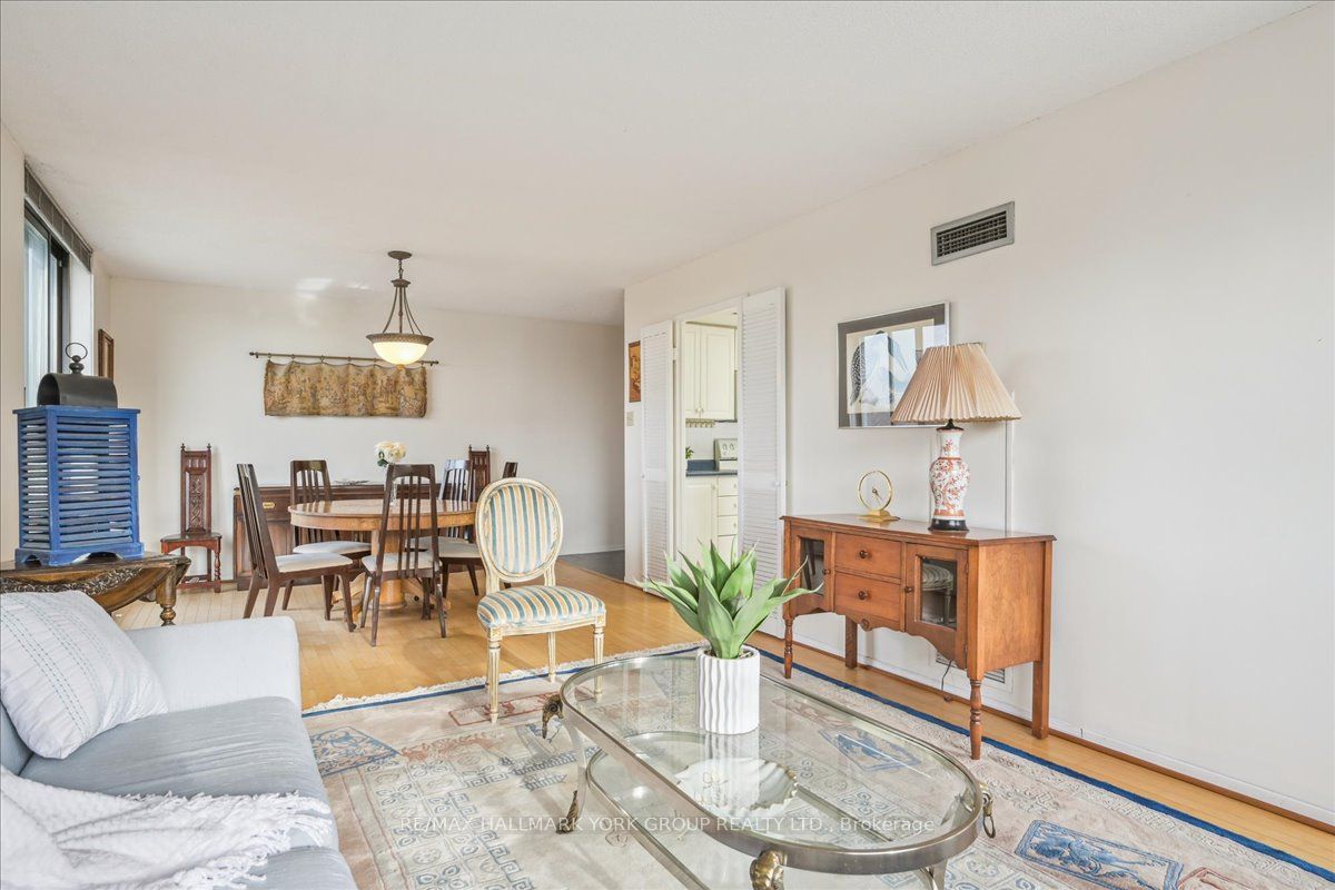 40 Harding Boulevard W, #312