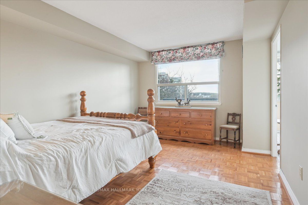 40 Harding Boulevard W, #312