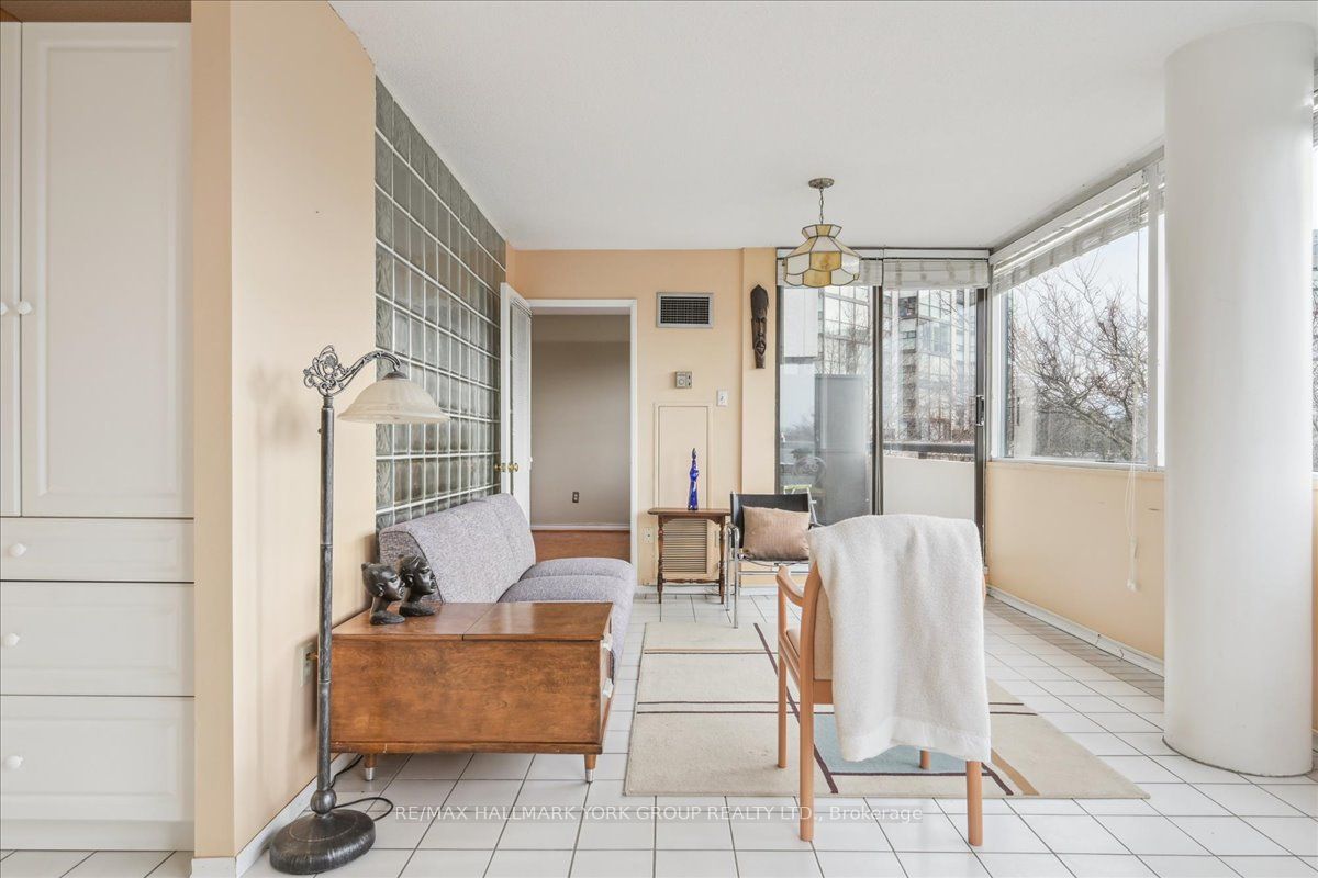 40 Harding Boulevard W, #312