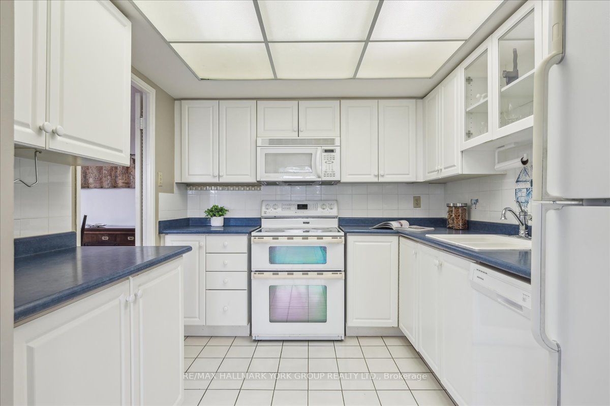 40 Harding Boulevard W, #312