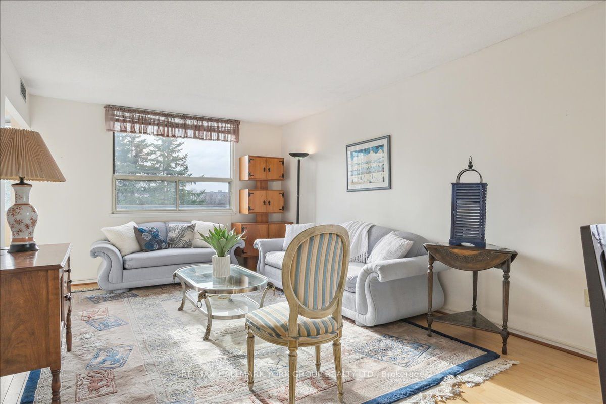40 Harding Boulevard W, #312