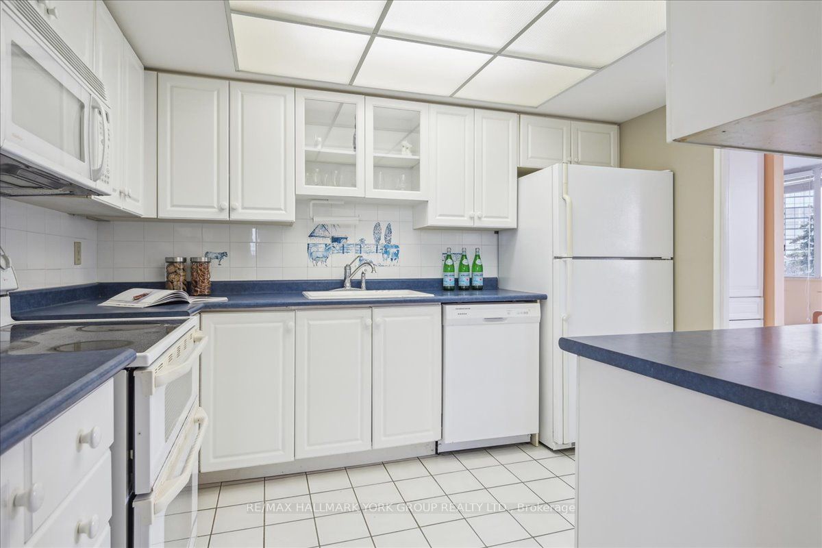 40 Harding Boulevard W, #312