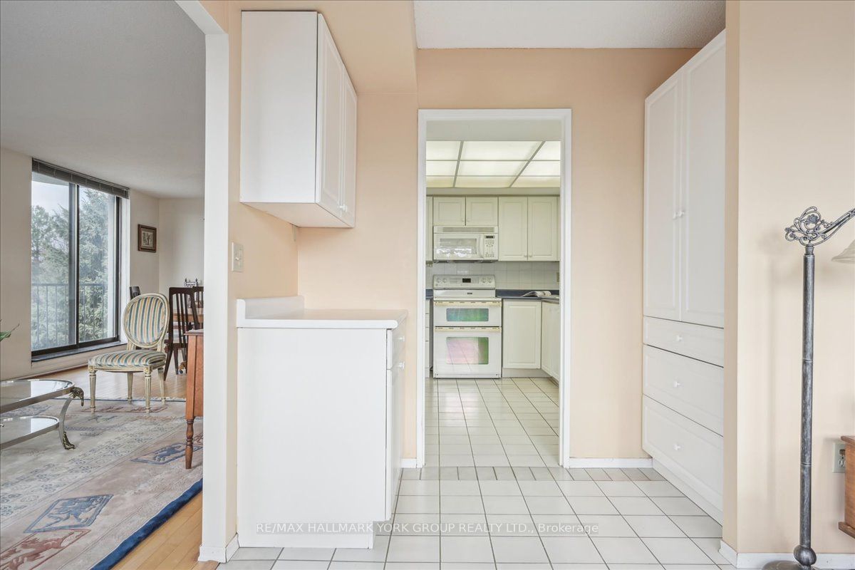 40 Harding Boulevard W, #312