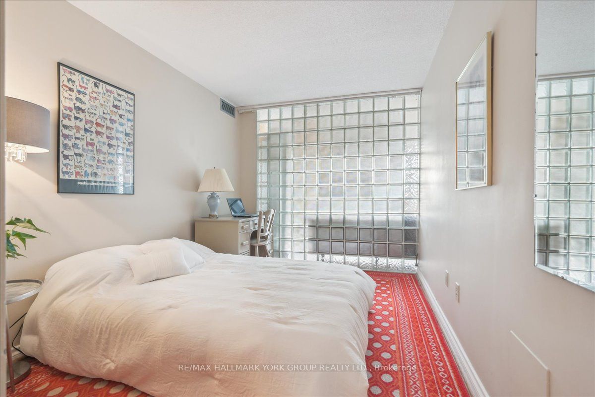 40 Harding Boulevard W, #312