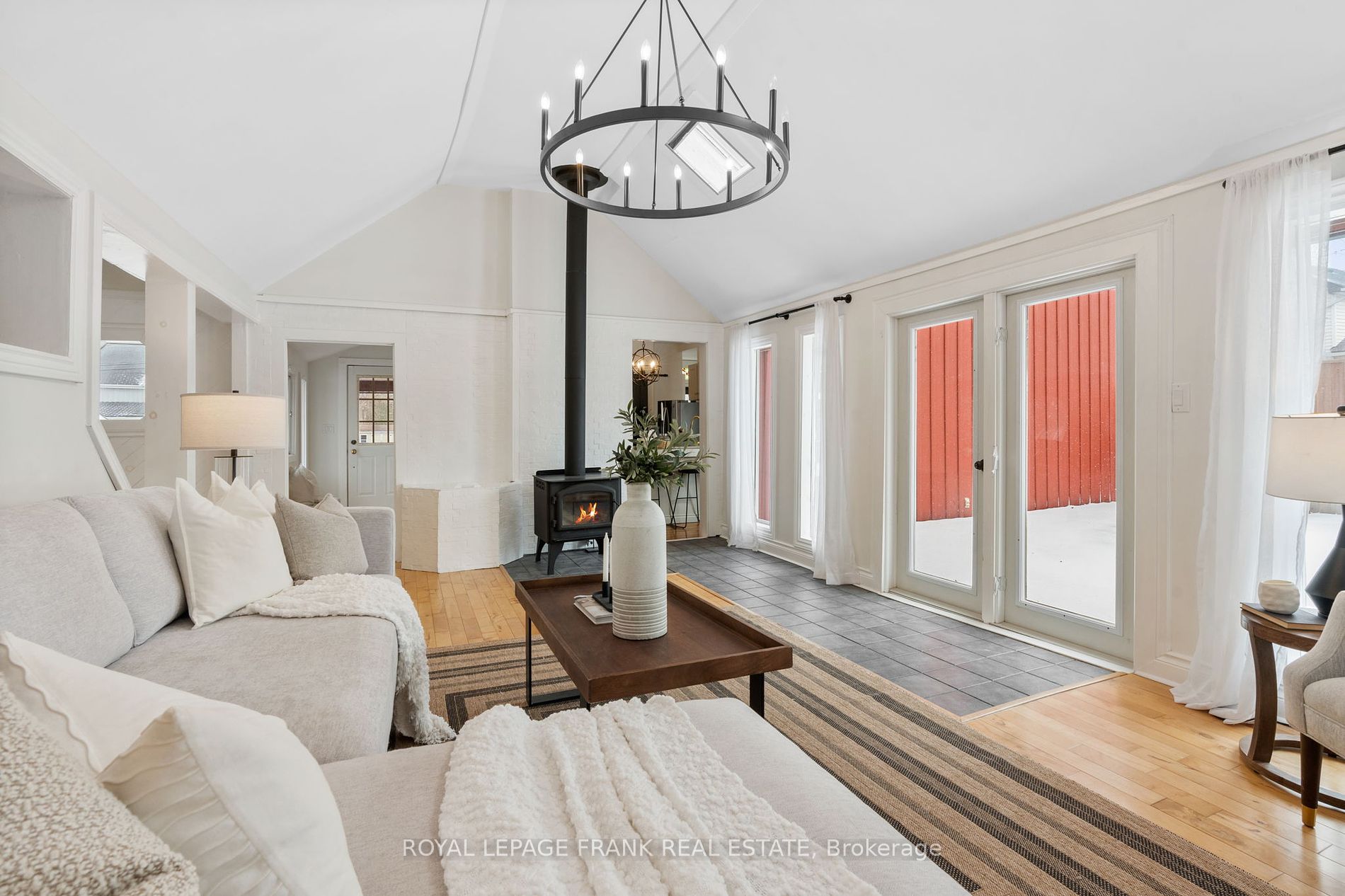 203 Brock St W