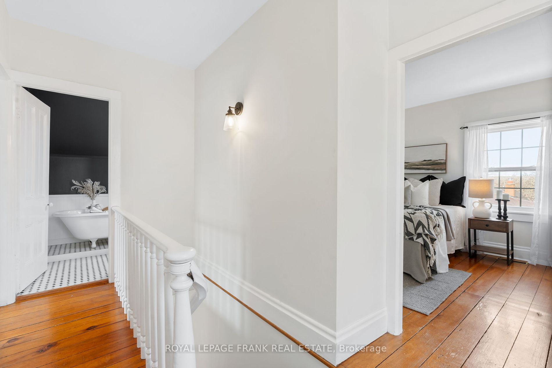 203 Brock St W