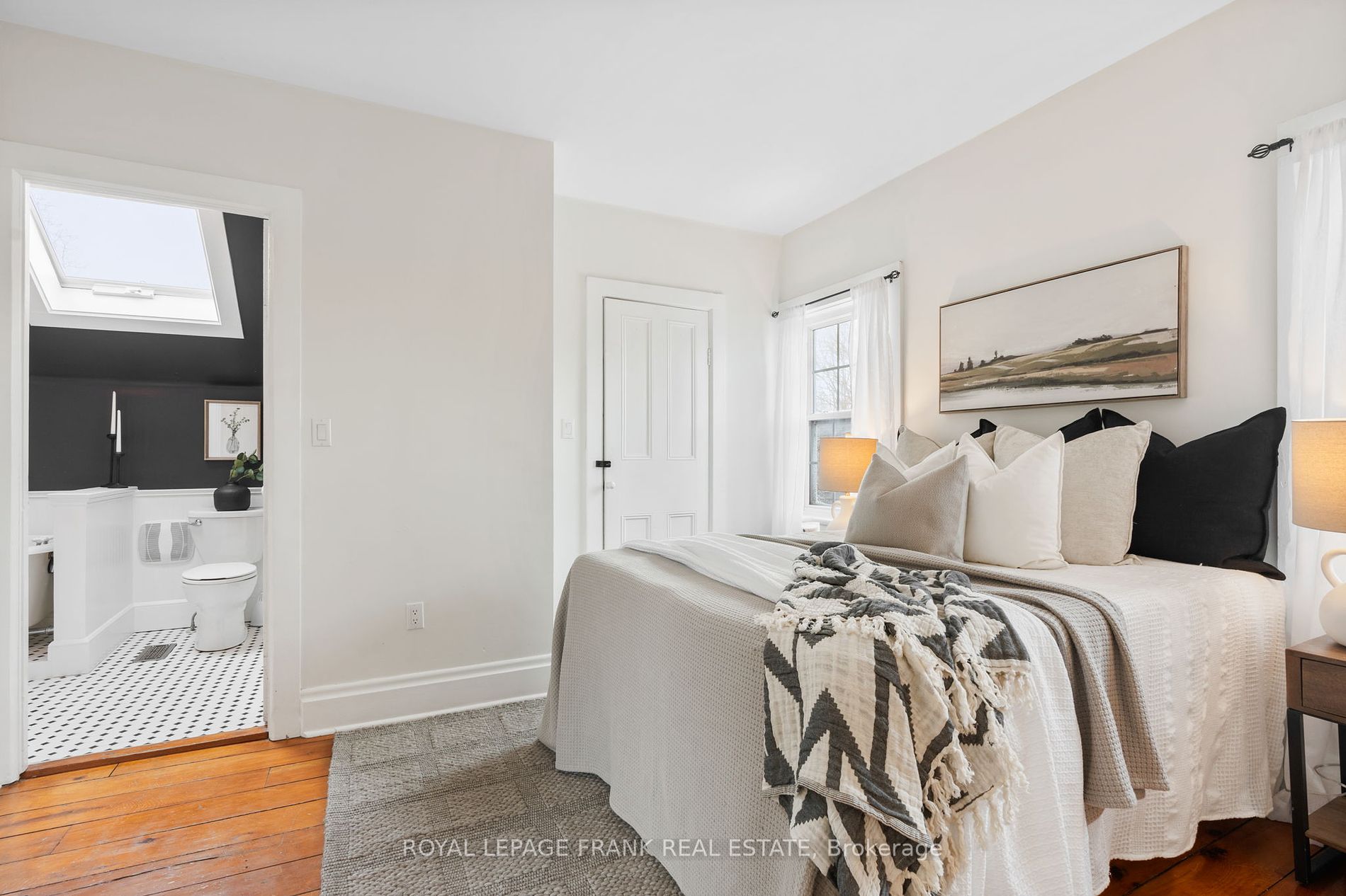 203 Brock St W