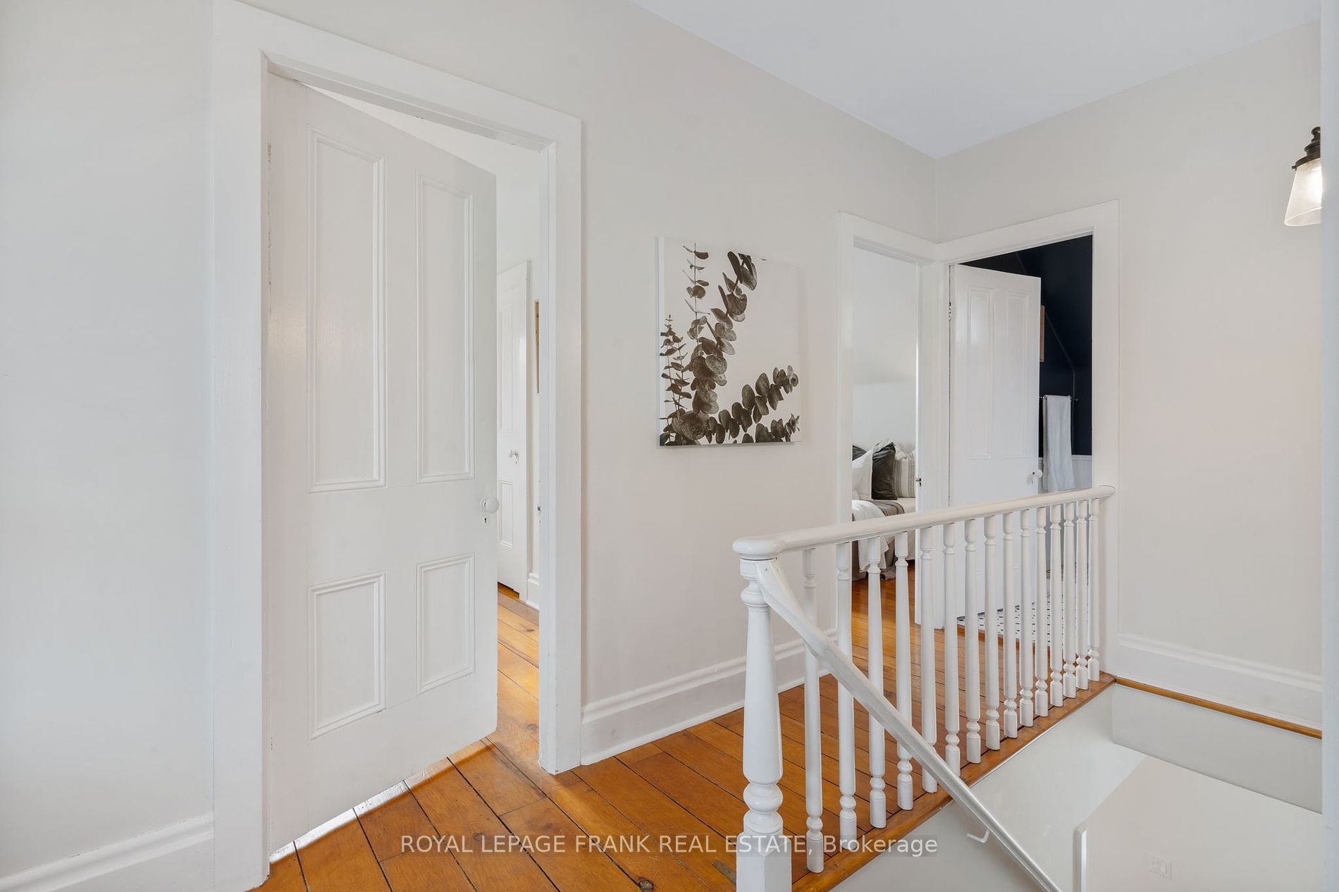 203 Brock St W