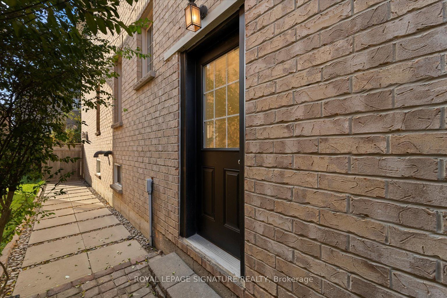 143 Queen Filomena Ave