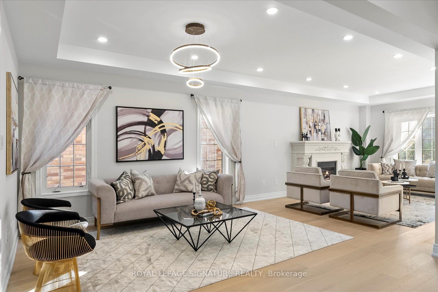 143 Queen Filomena Ave