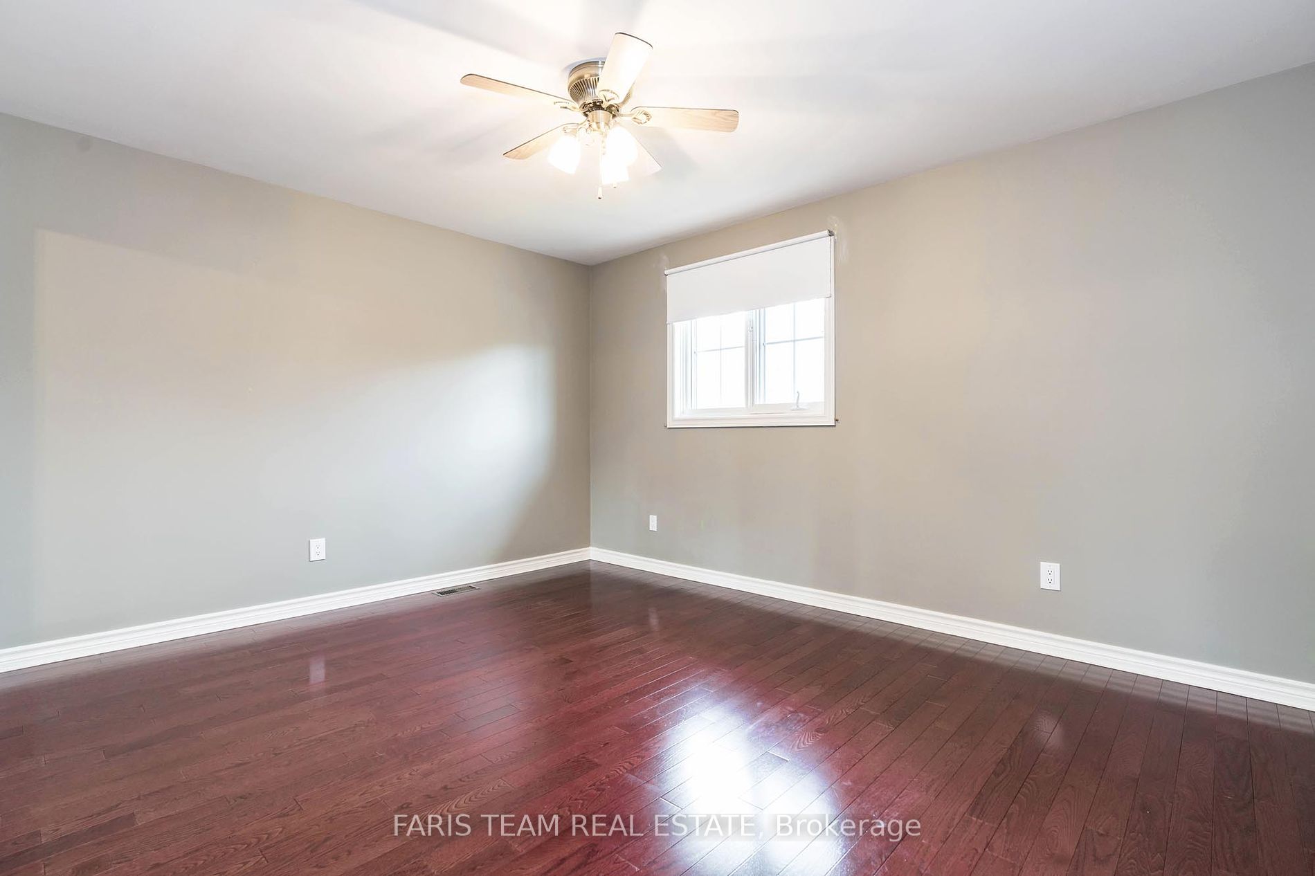 927 Barry Ave