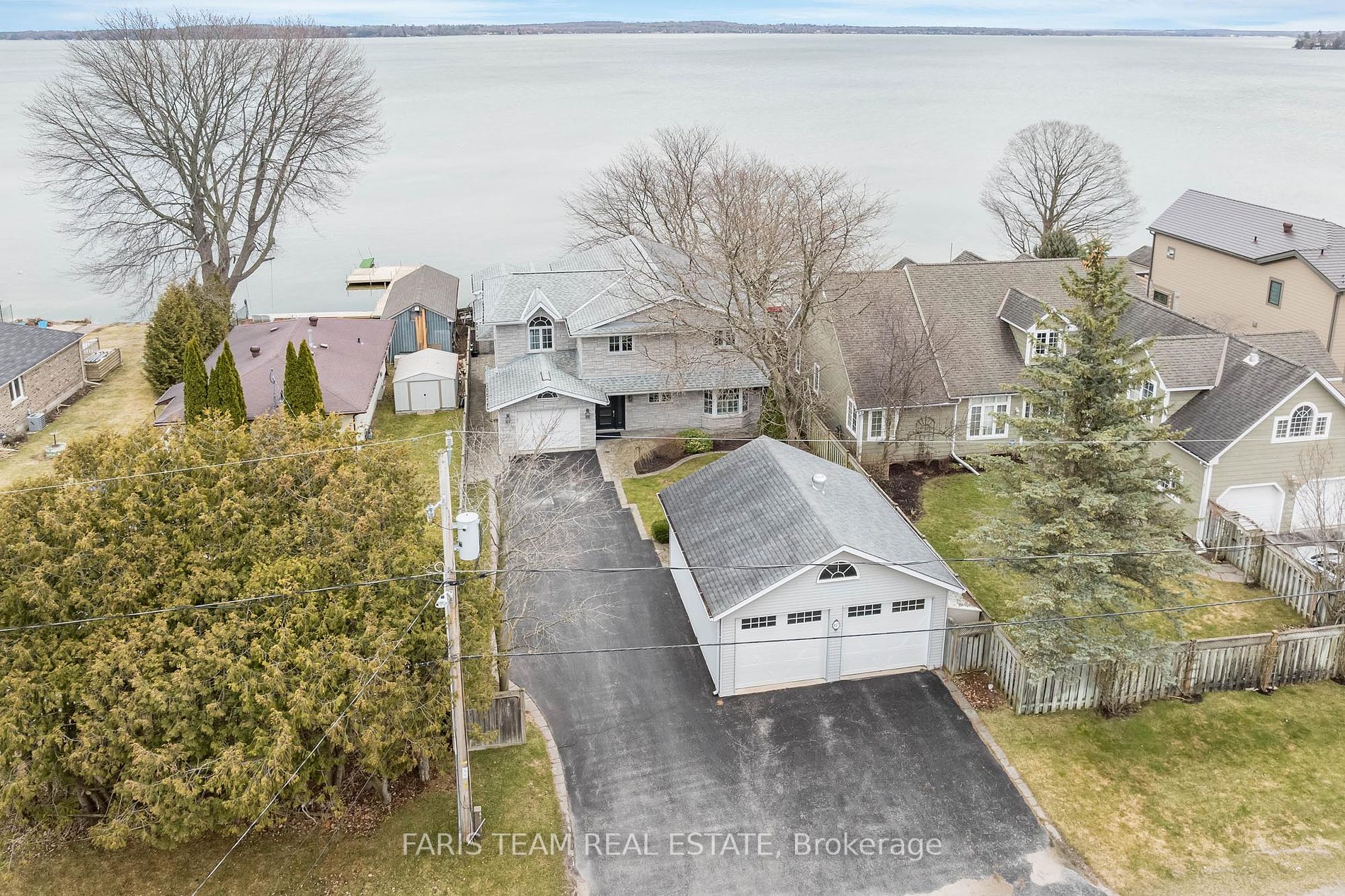 927 Barry Ave