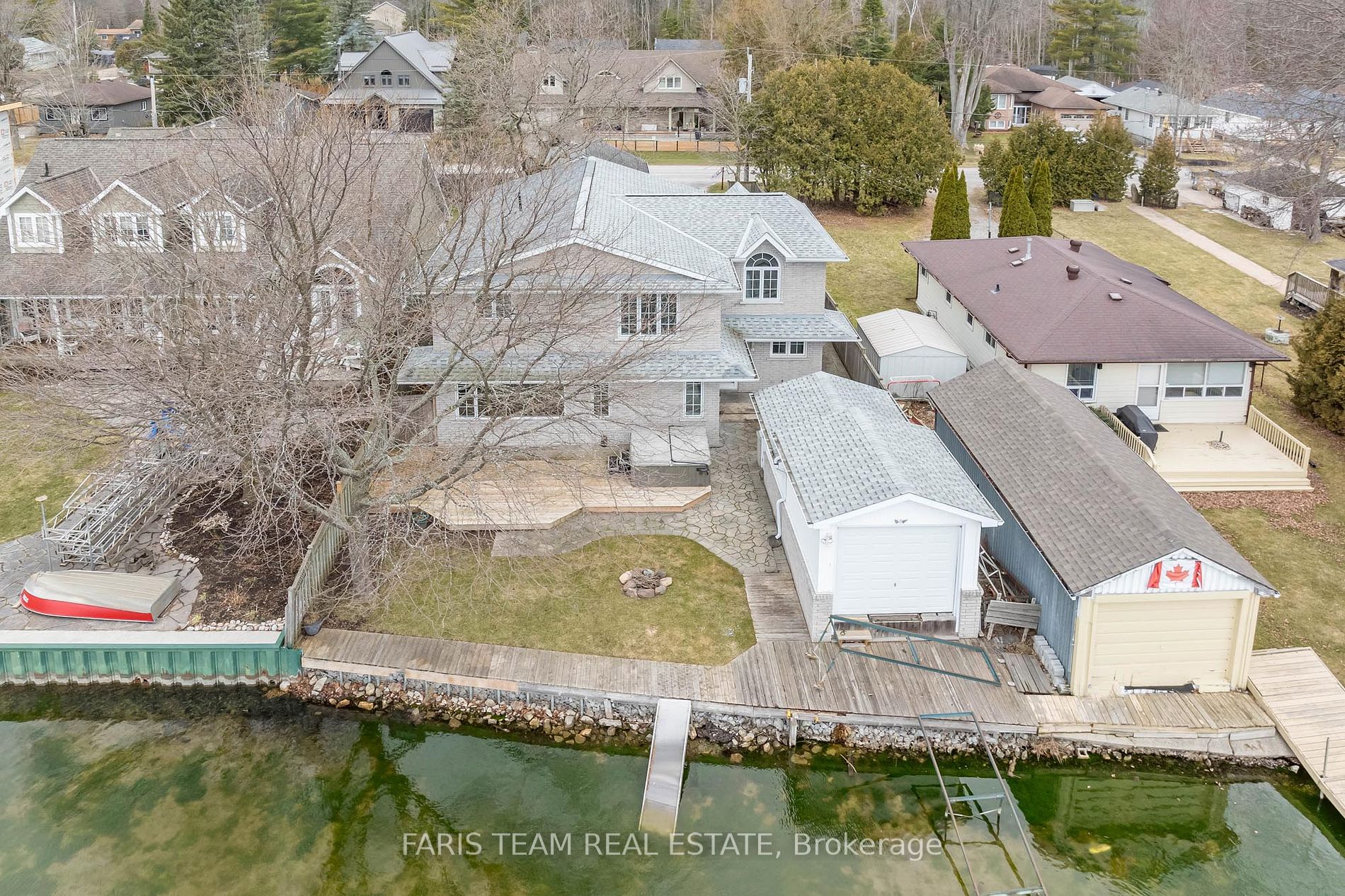 927 Barry Ave