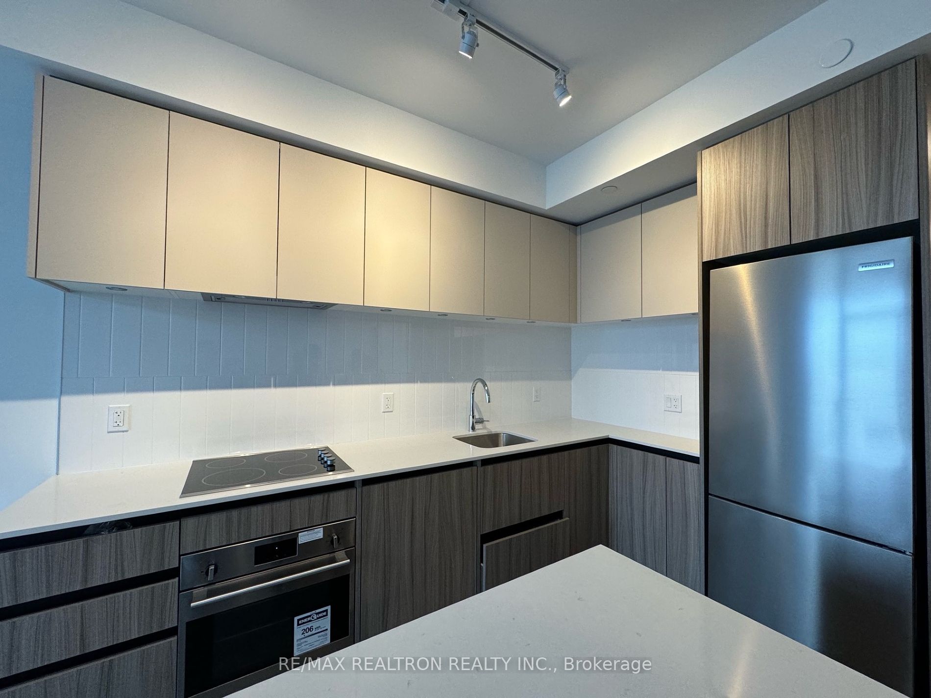 7950 Bathurst Street #525