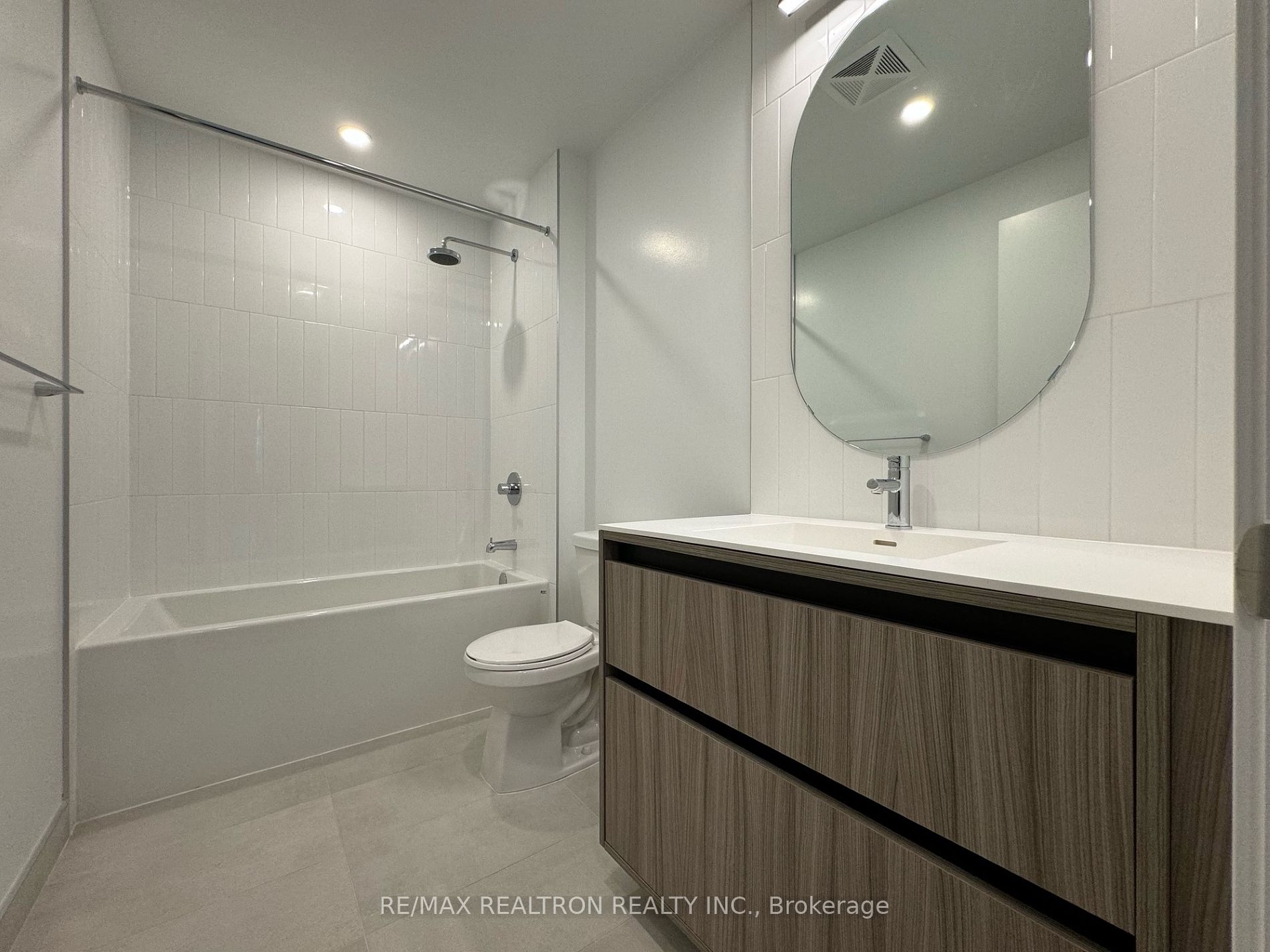 7950 Bathurst Street #525