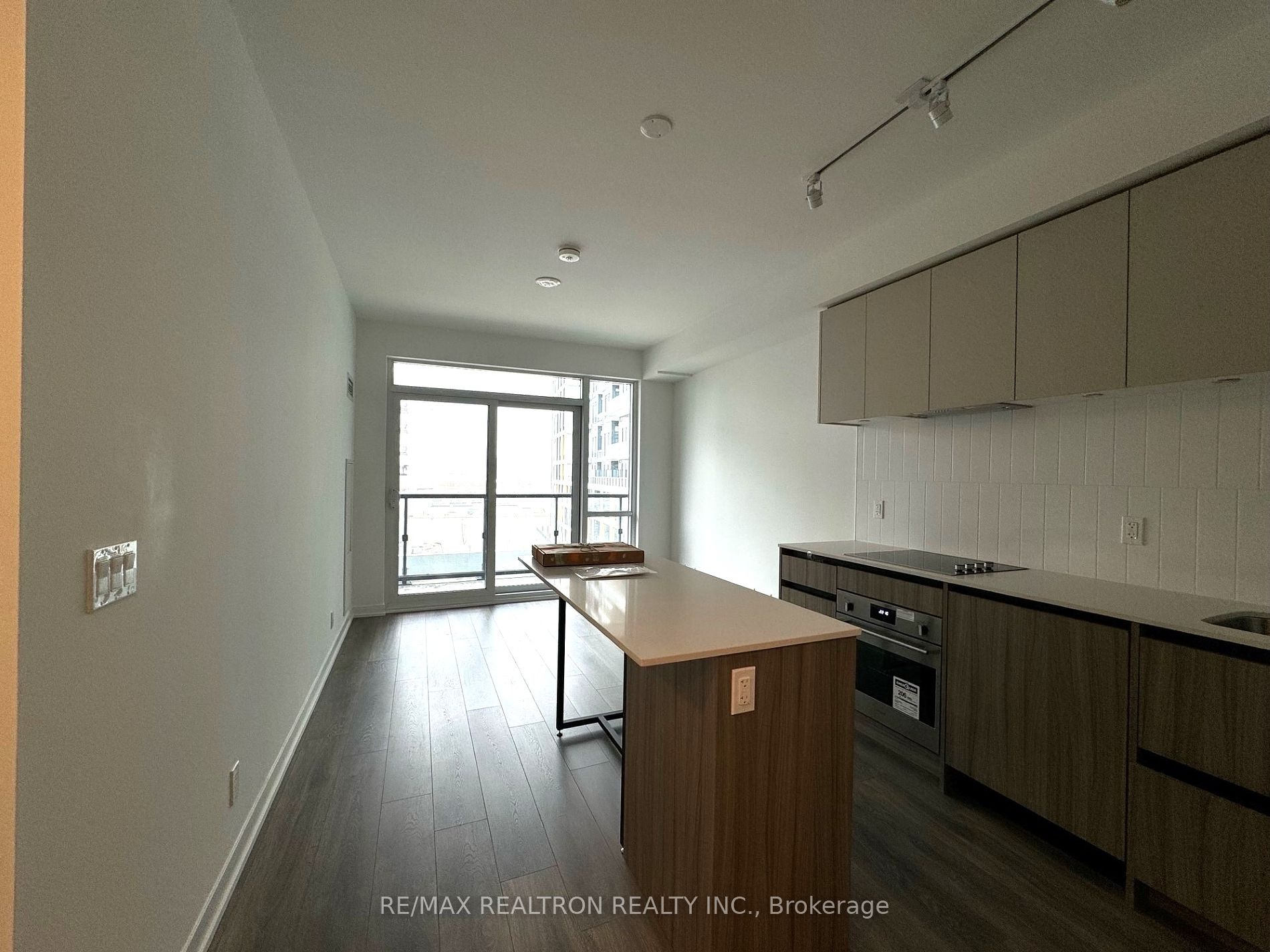 7950 Bathurst Street #525