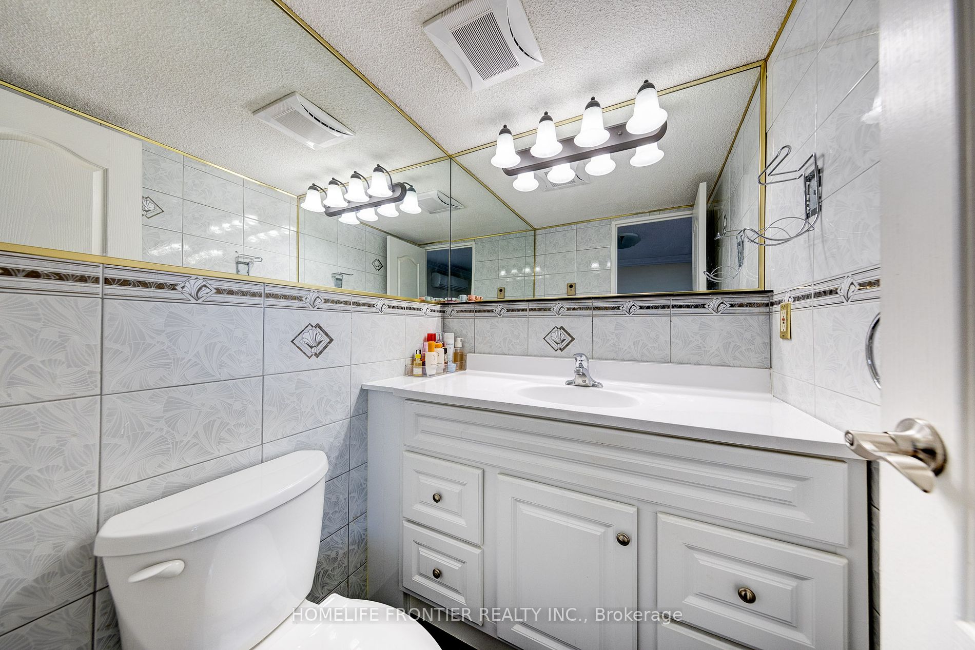 1 Royal Orchard Boulevard, #1002