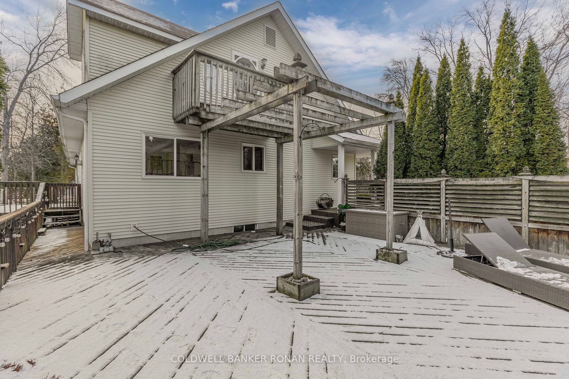 984 Little Cedar Ave