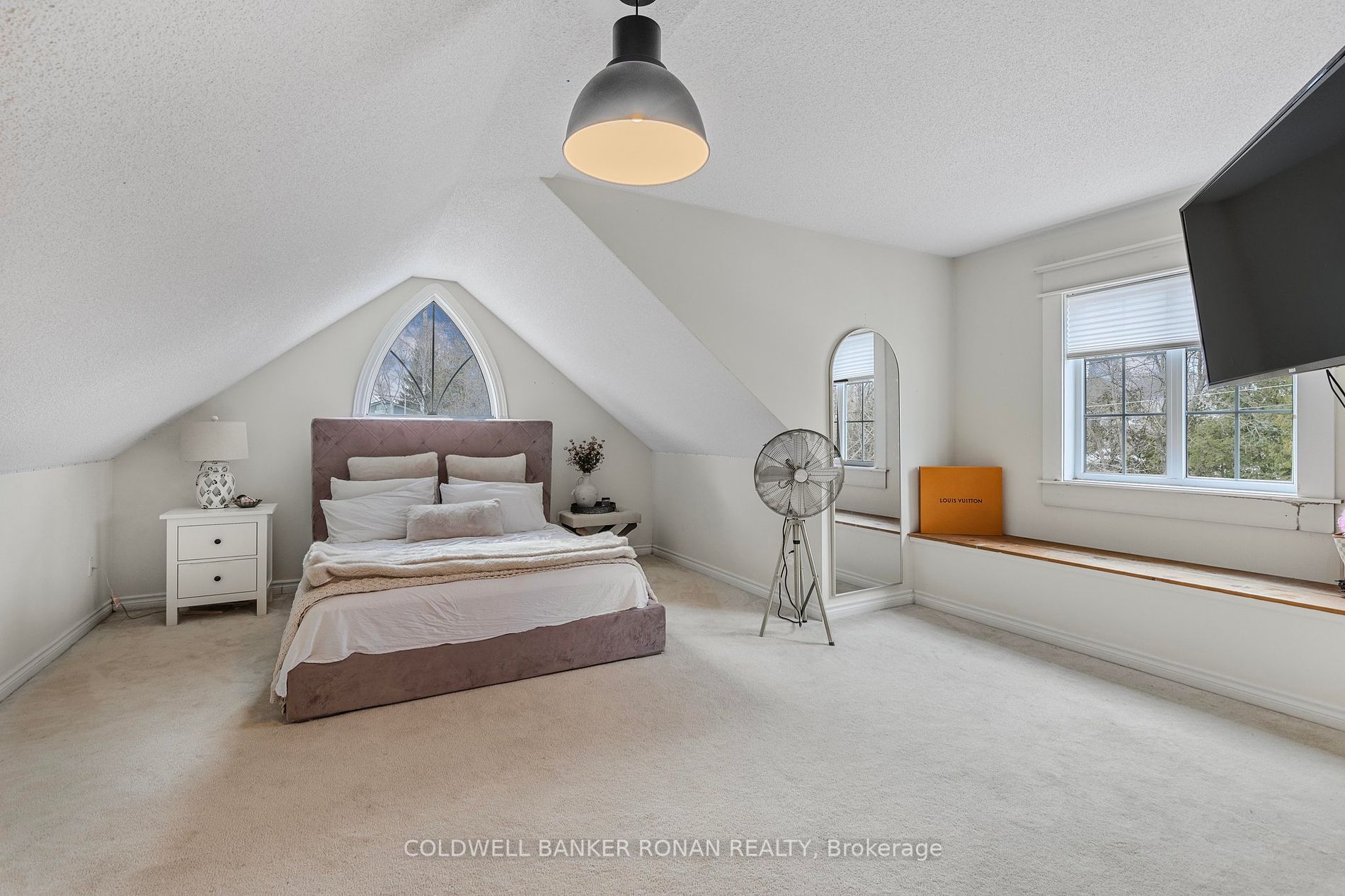 984 Little Cedar Ave