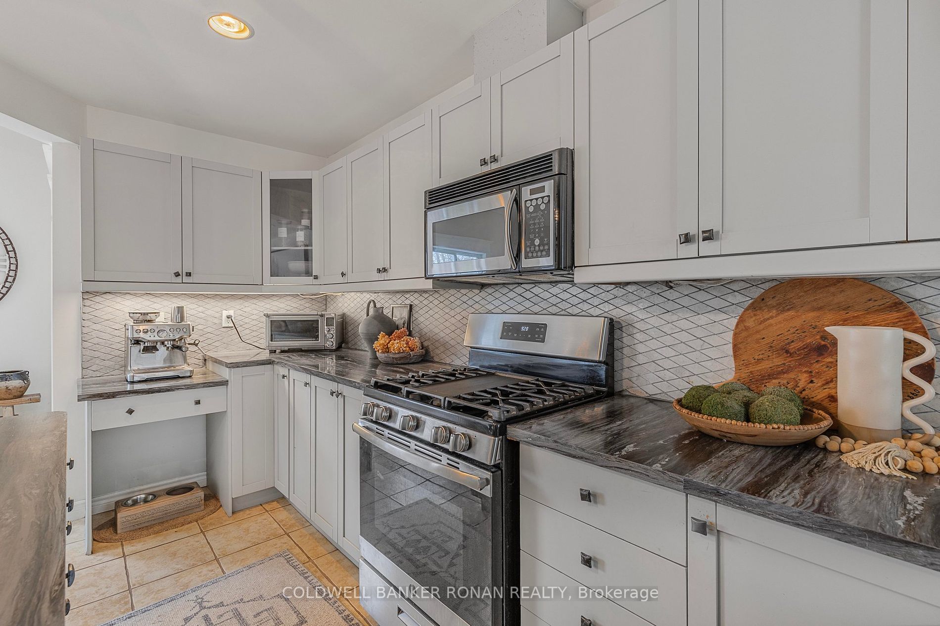984 Little Cedar Ave