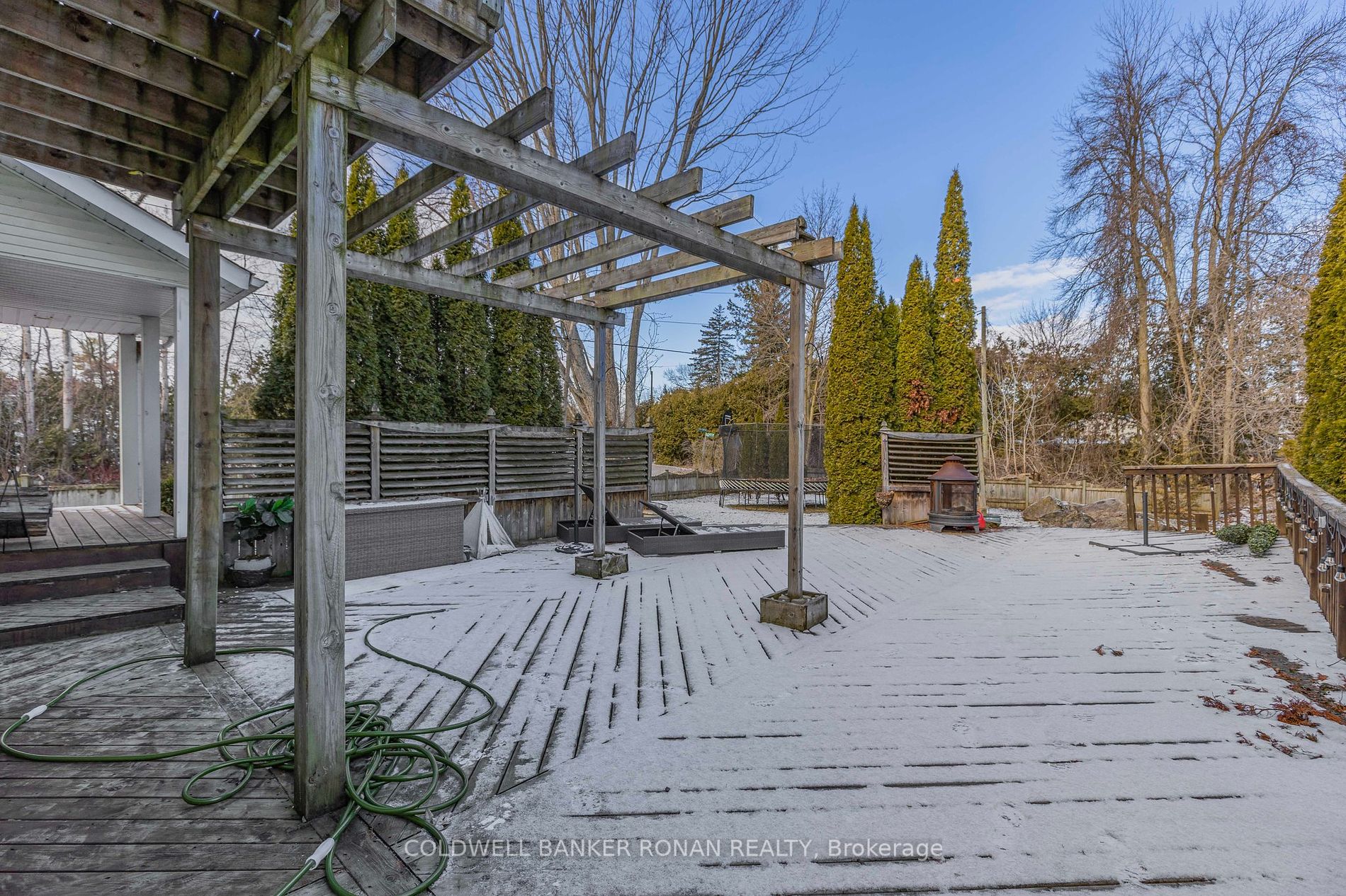 984 Little Cedar Ave